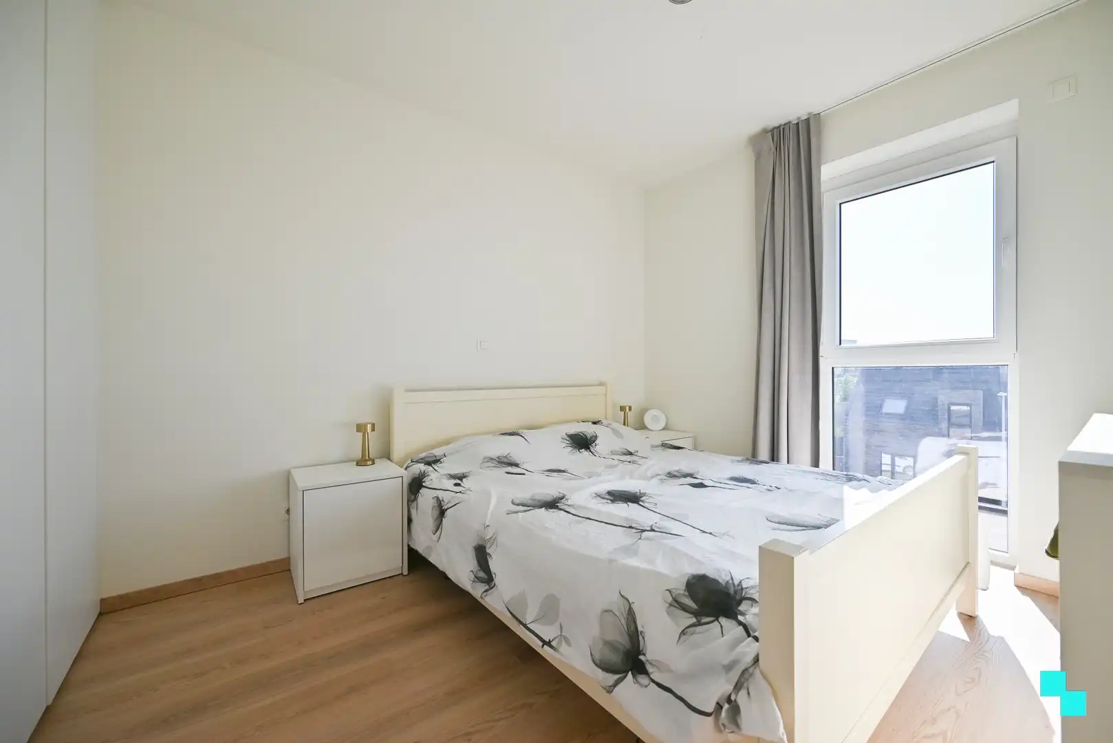 Instapklaar appartement met divers maatmeubilair te Izegem (Emelgem) foto 15