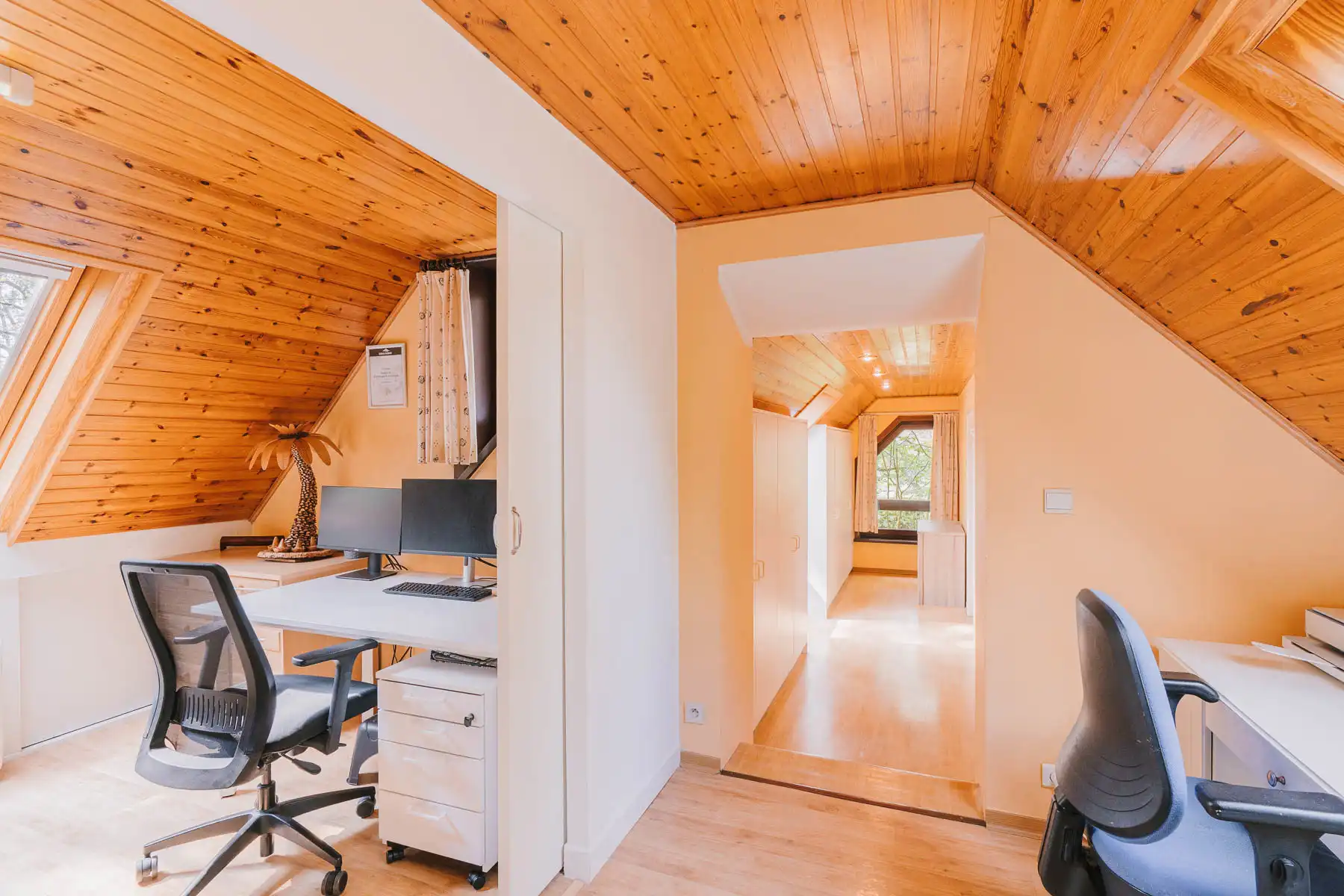 Karaktervolle woning op een uniek perceel in het groen foto 13