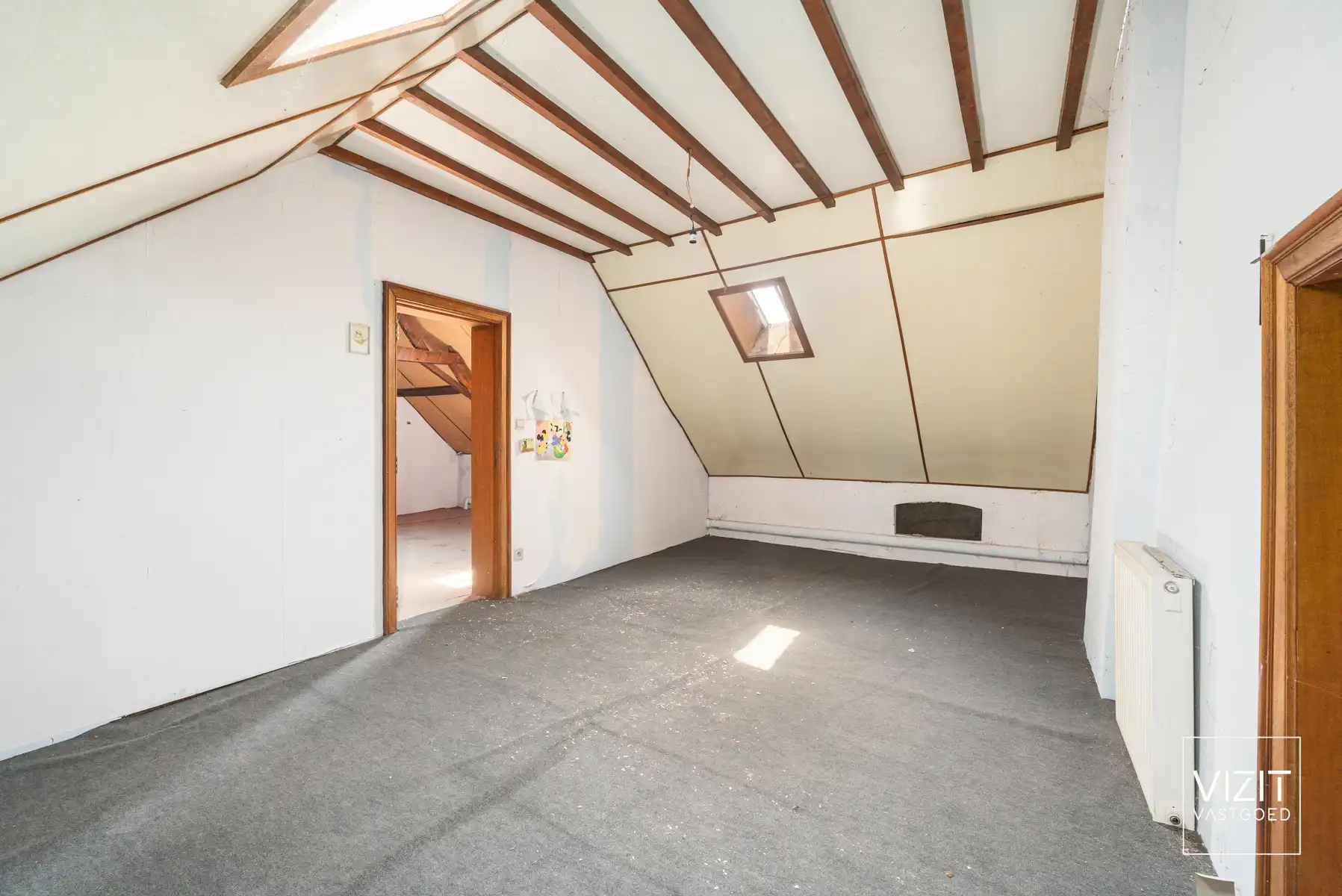 Te renoveren woning met diverse mogelijkheden! foto 13