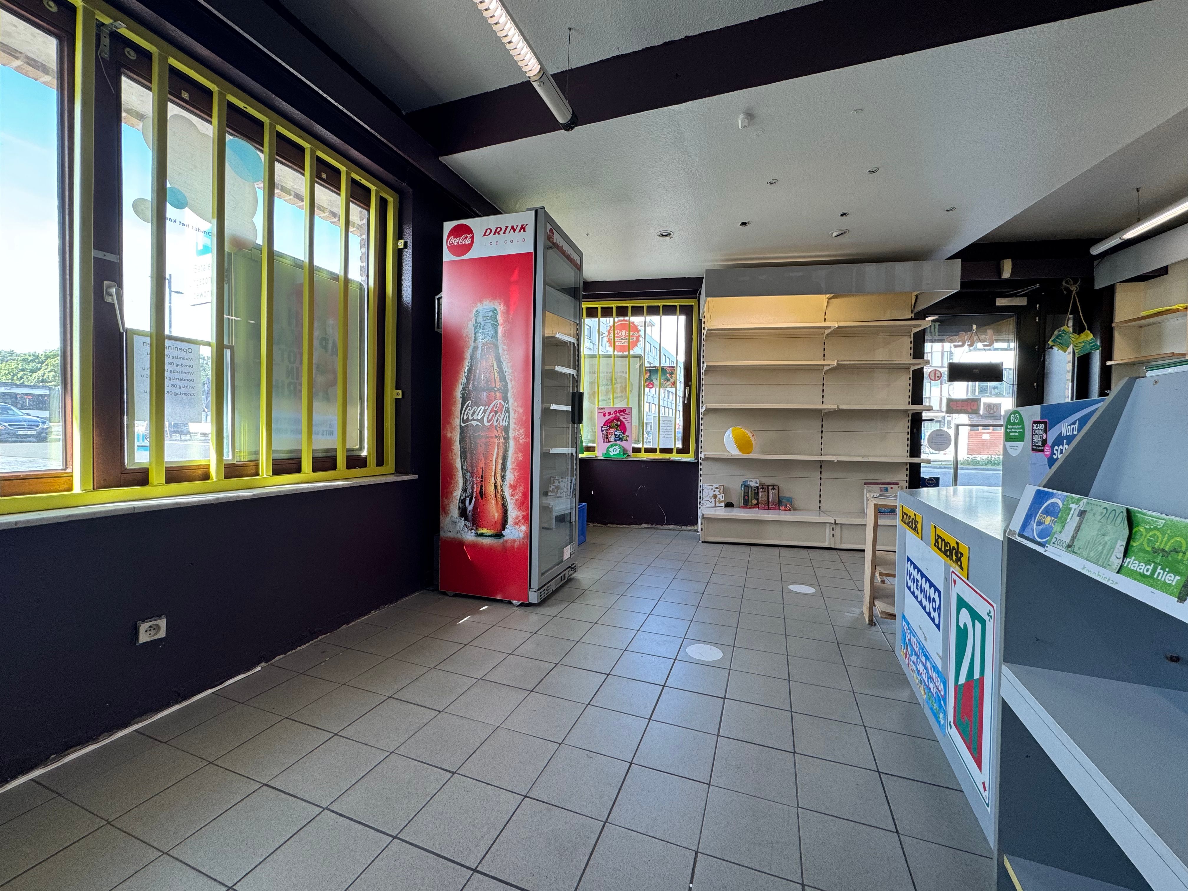 Handelsgelijkvloers 35m² met aankoop inboedel foto 7