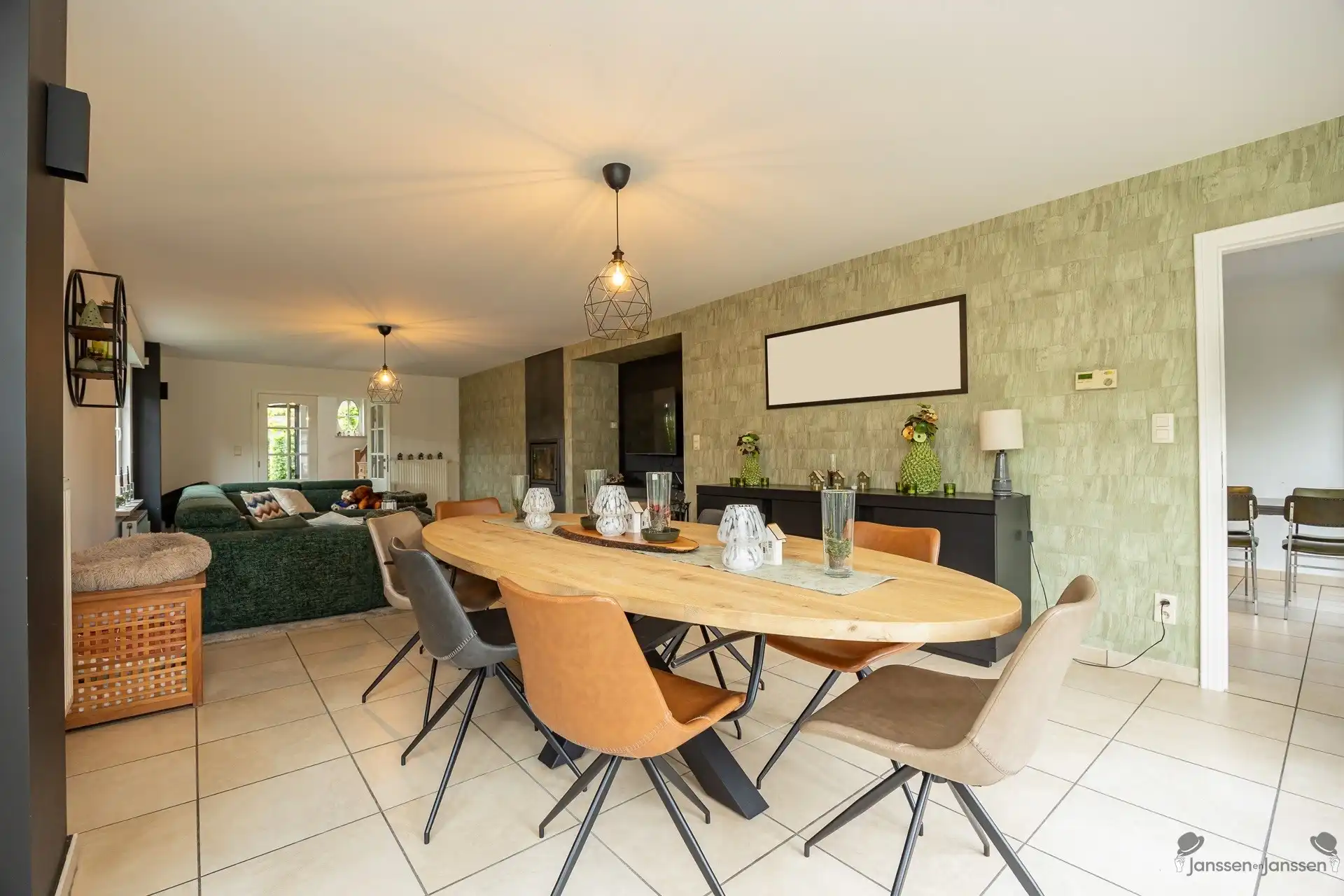 Ruime HOB met 5 slaapkamers en tuin foto 6