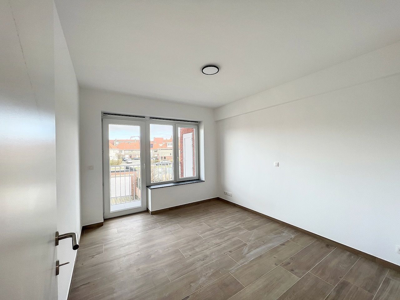 Gerenoveerd, energiezuinig appartement met garage, centraal gelegen. foto 10