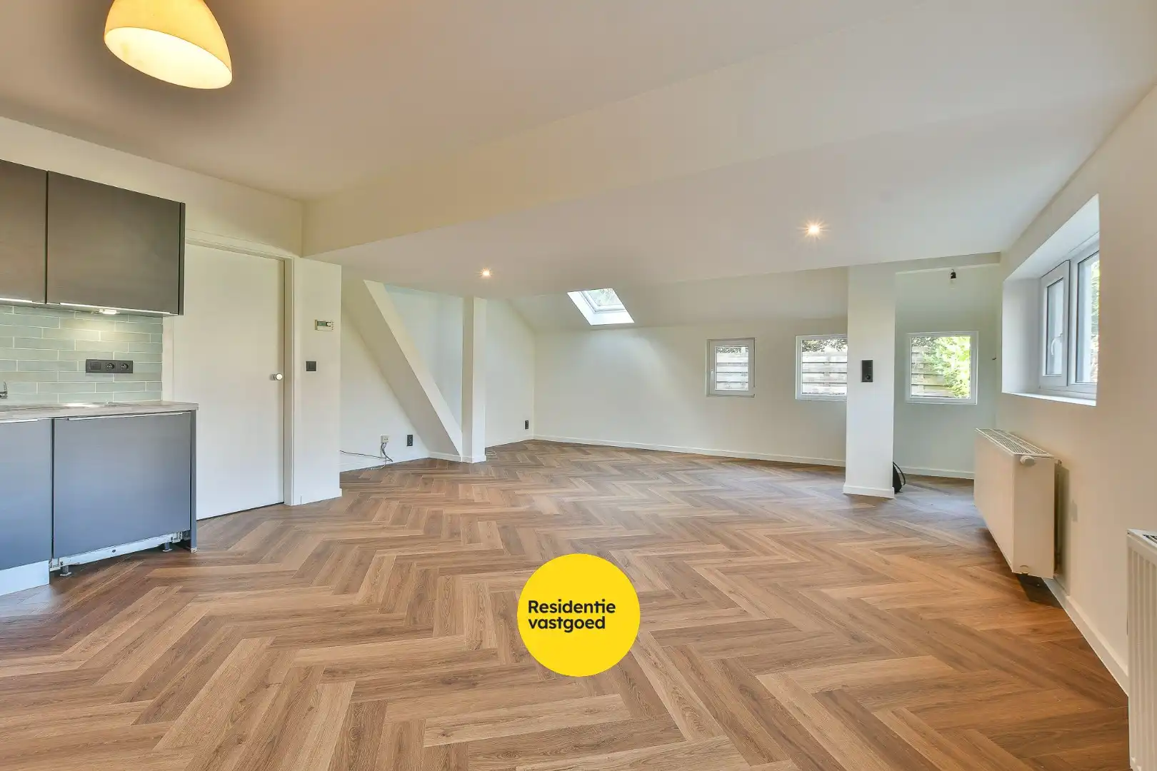 Instapklaar éénslaapkamerappartement te huur in het centrum van De Haan! foto 4