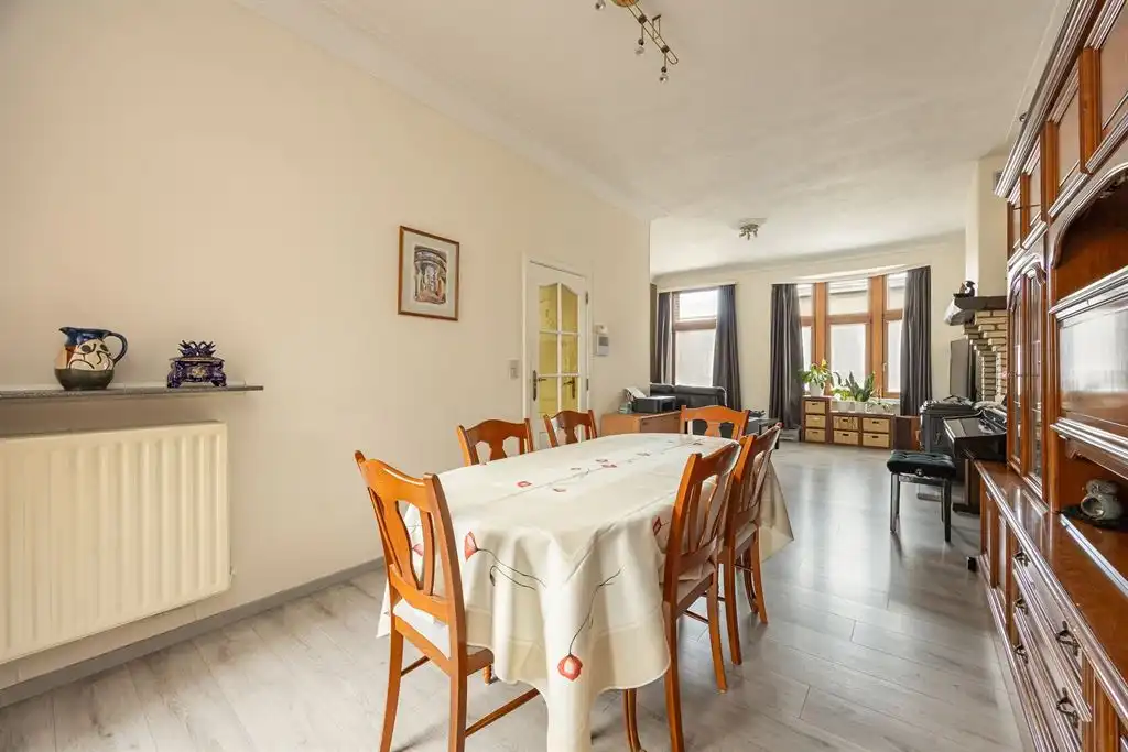 Instapklaar huis met ruime tuin  foto 5