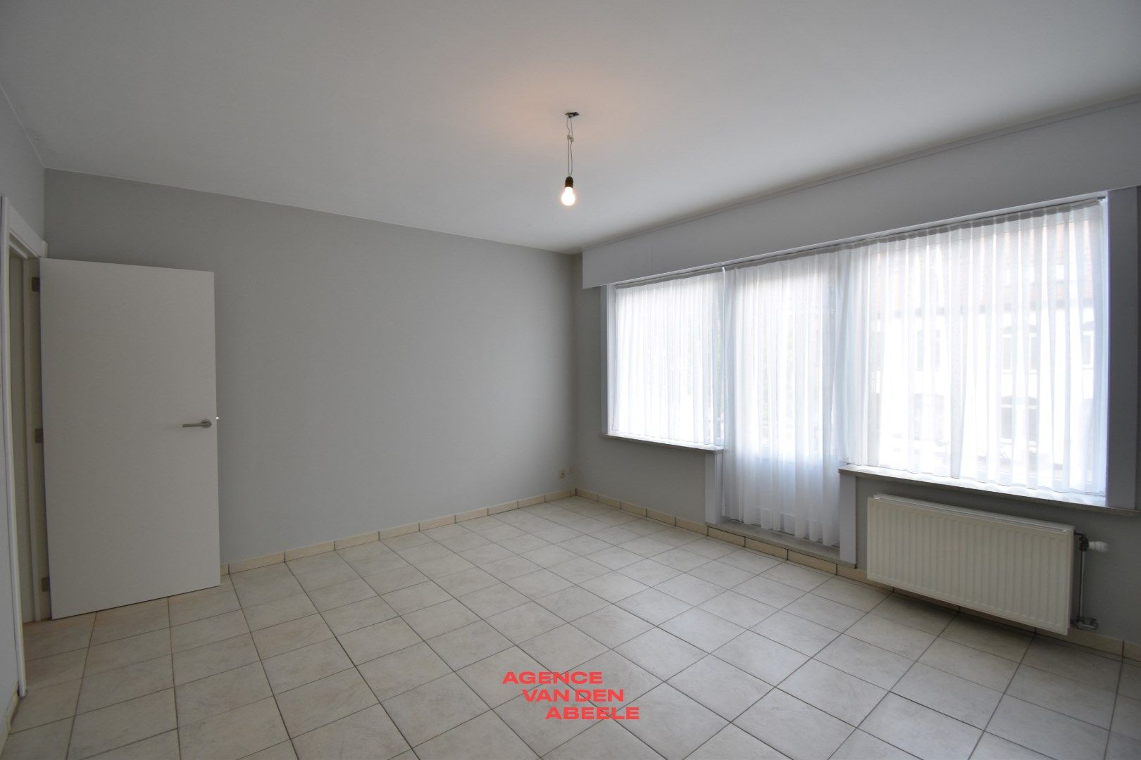 Ruim en hedendaags appartement net buiten Brugge foto 9