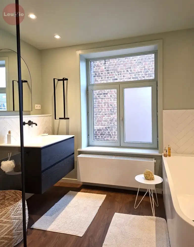 Ruime woning op uitstekende locatie foto 32