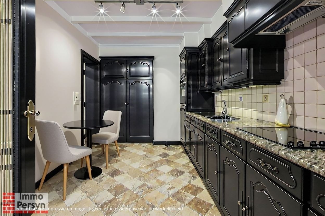 Zeer ruime, op te frissen woning - Geen renovatieplicht foto 8