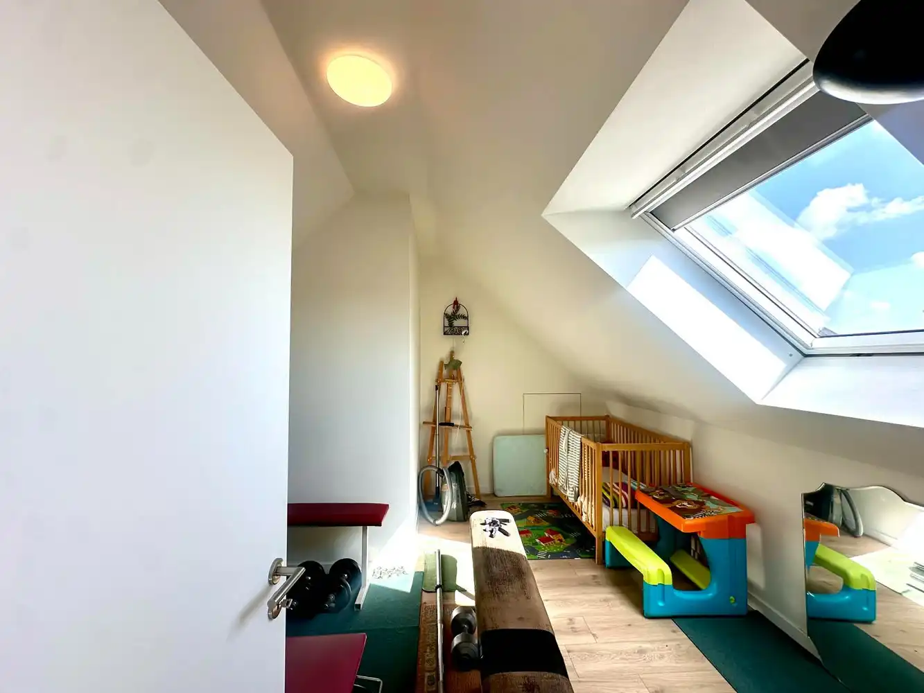 QUASI NIEUWBOUW 125 m2 MET 3 SLAAPKAMERS EN RUIM TERRAS OPEN ZICHT foto 16