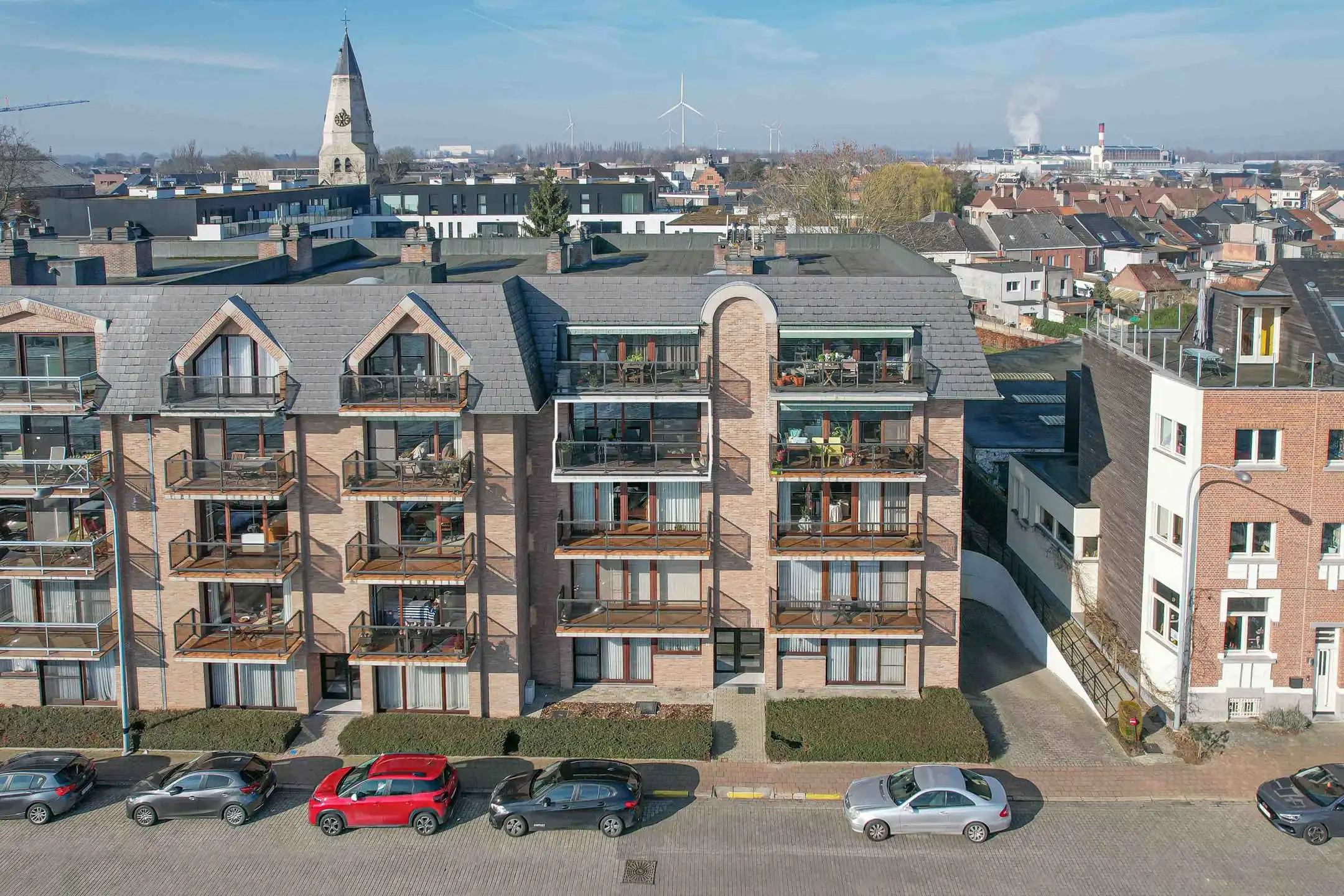 Lichtrijk appartement met terras en zicht op het water foto 21