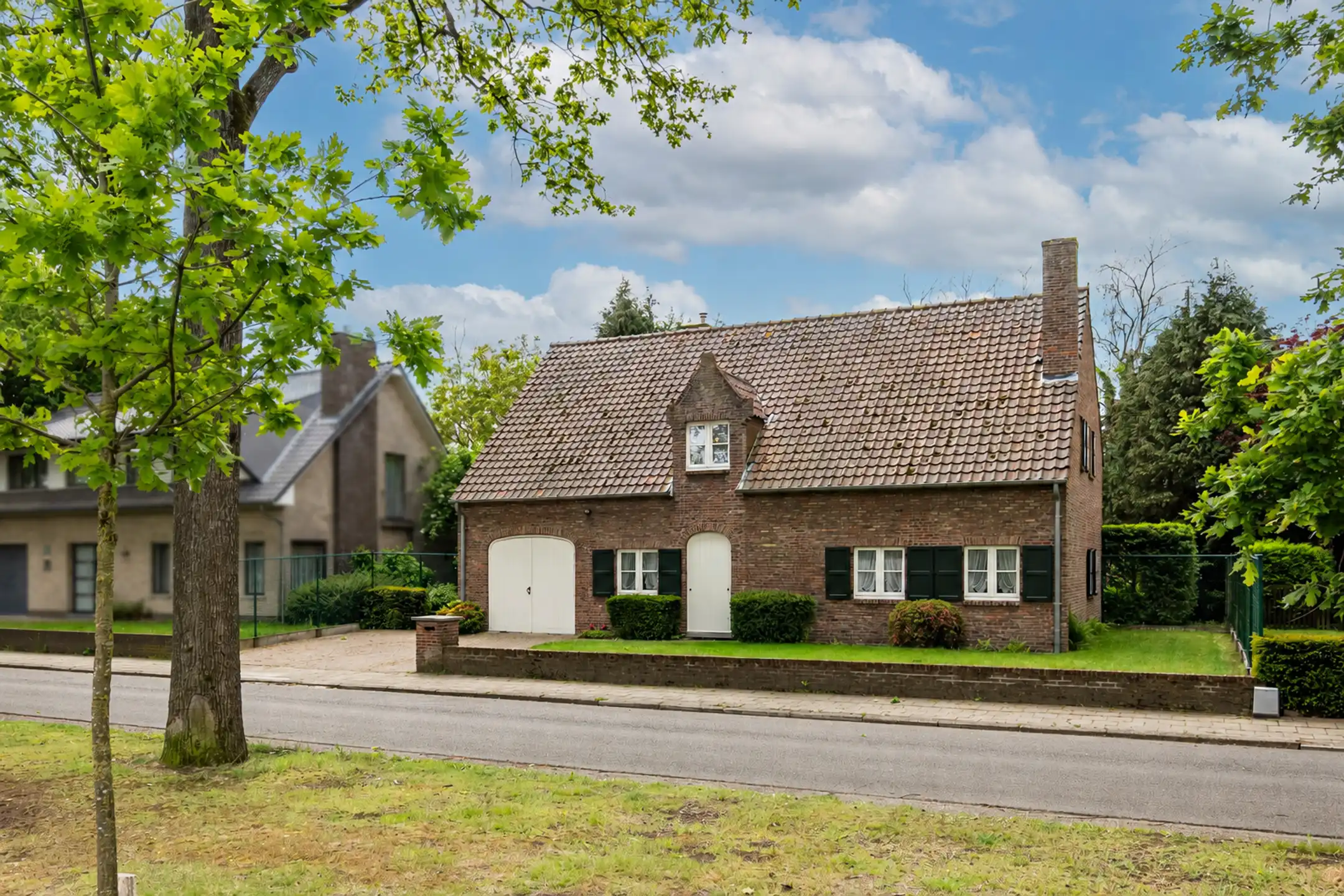 Charmante woning met zuidwesttuin op 904 m² foto {{pictureIndex}}