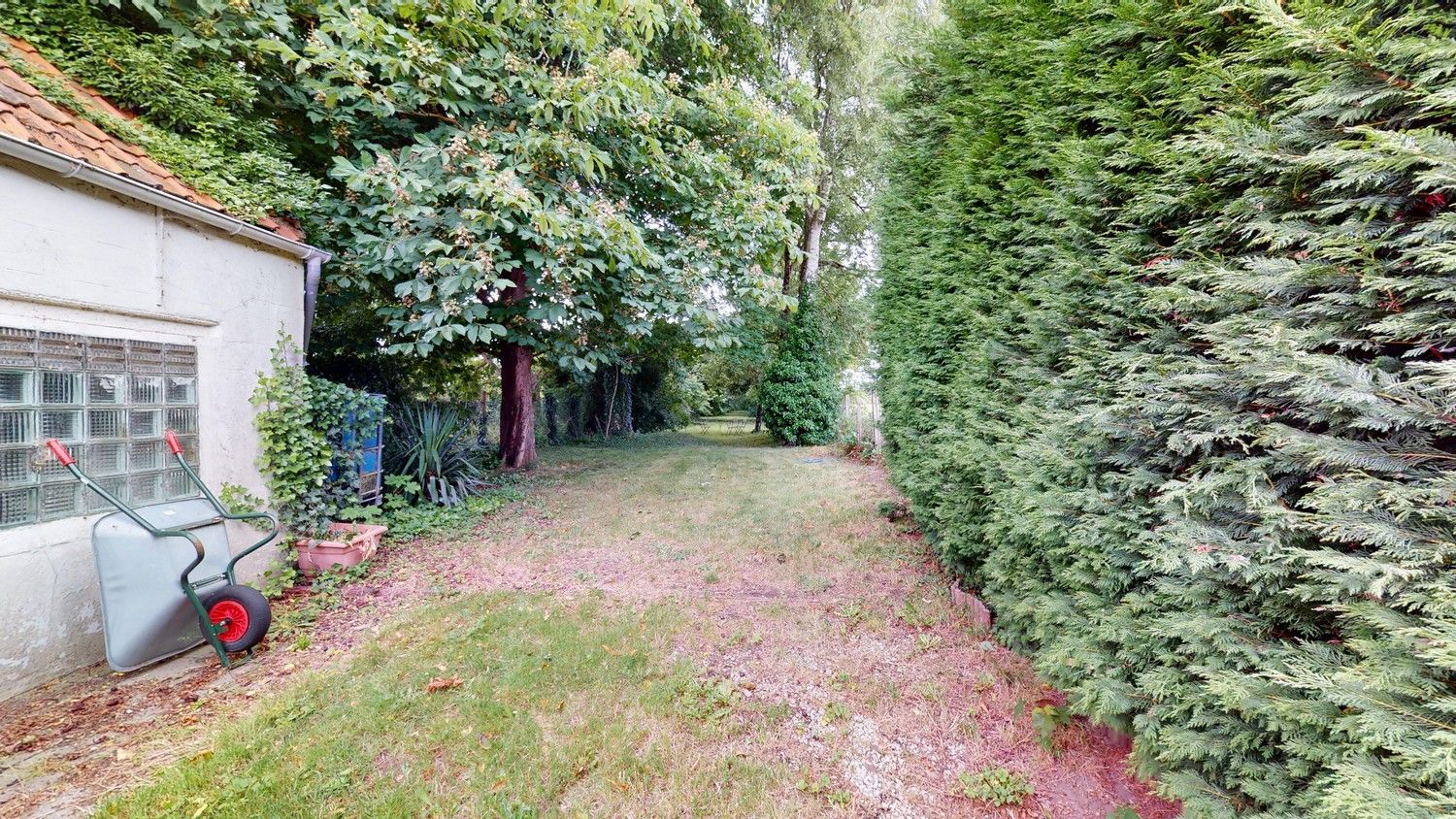 Te koop: Charmante halfopen villa in cottage stijl met ruime tuin en topligging! foto 14