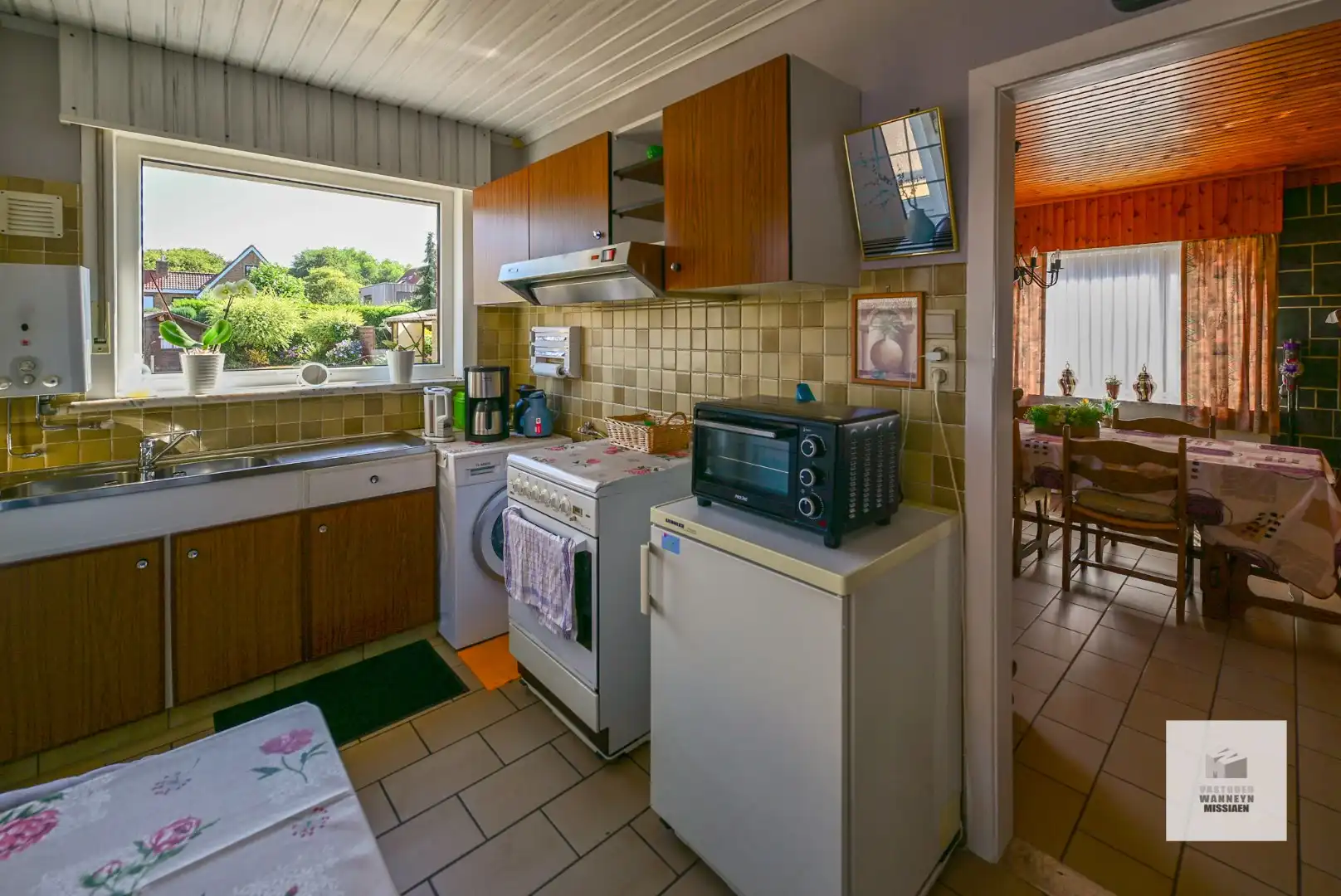 Te renoveren open bebouwing met 3 slaapkamers, tuin en garage op 627m2  foto 9