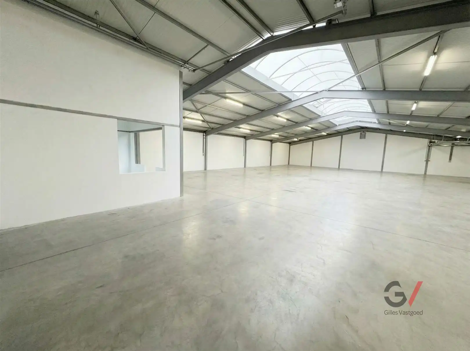 Gerenoveerde magazijnruimte met buitenruimte foto 5