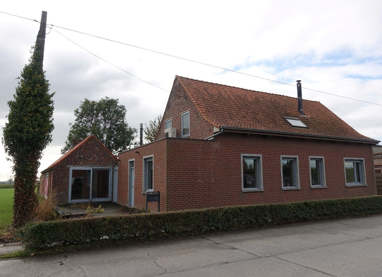 Te Huur: Ruime Woning aan de Westrozebekestraat 70 in Staden foto 1