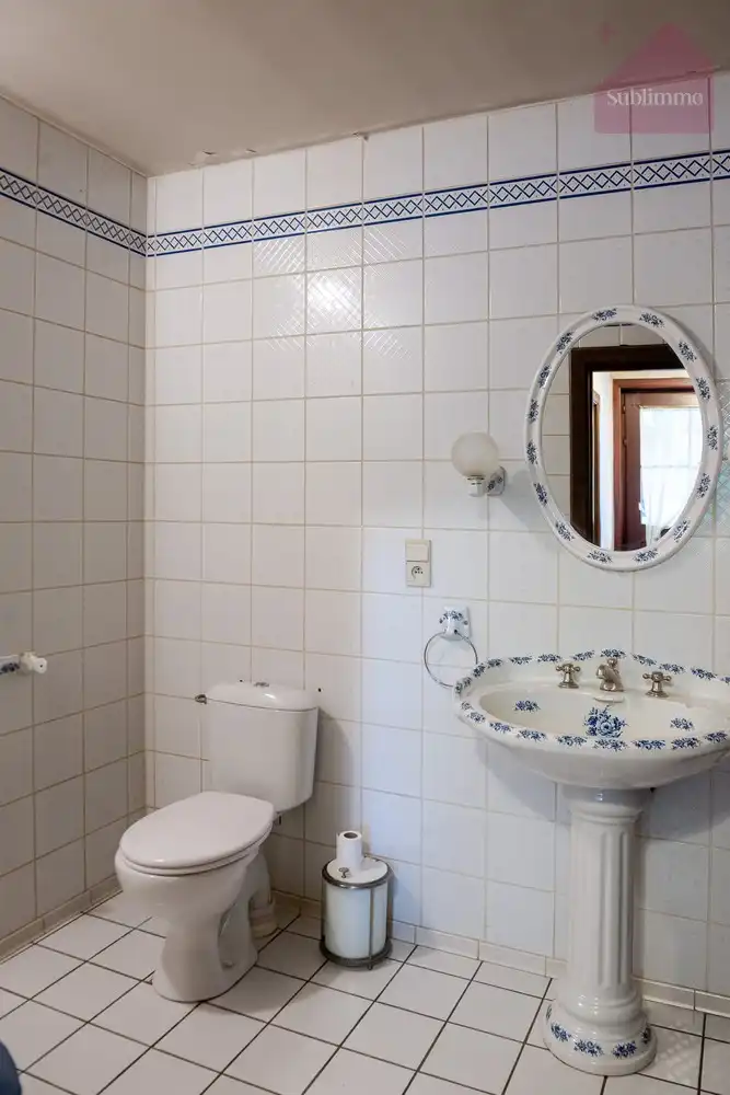 Ruime gezinswoning met 6 slaapkamers op een uitzonderlijk groot perceel van 21a 73ca foto 11