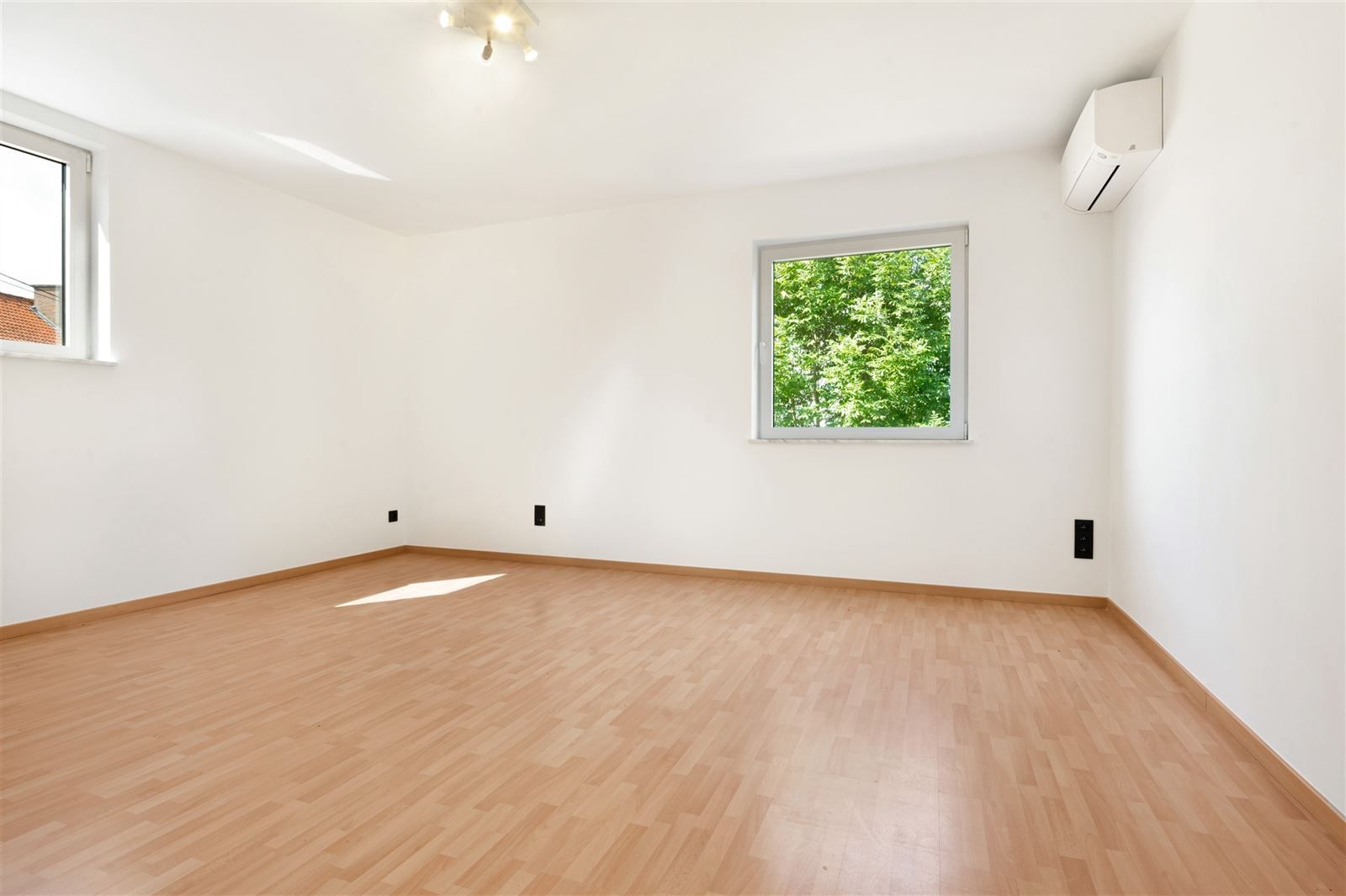 Instapklare, recent gerenoveerde villa te Zwalm! foto 18
