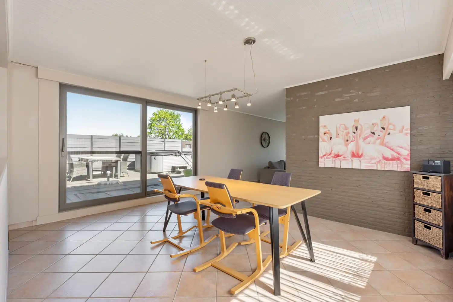 Commercieel pand met ruime handelsruimte, loods én drie-slaapkamer appartement van 160 m² in Wezemaal ! foto 21