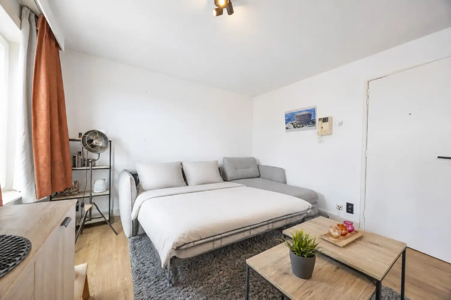 Gerenoveerde studio met zeezicht in hartje Middelkerke foto 2