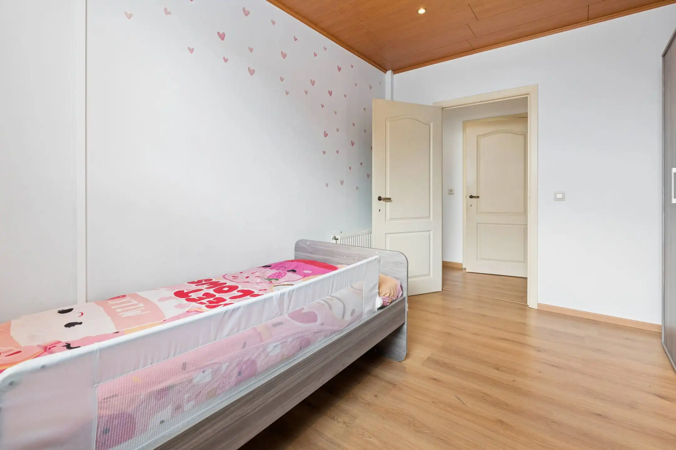 Instapklare, gerenoveerde 2-gevelwoning  foto 13