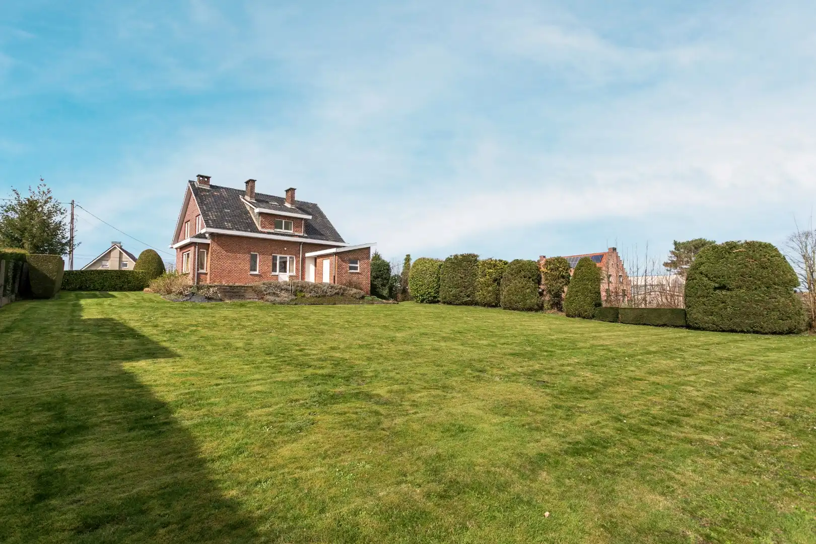 Te renoveren woning met 5 slpks op topligging in Dworp foto 15