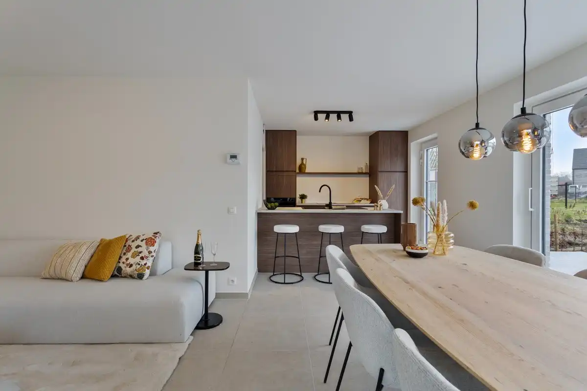 Centraal gelegen halfopen bebouwing te Wichelen foto 3