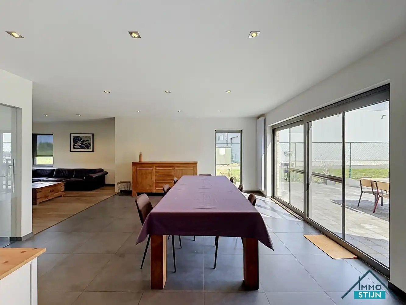 Recente instapklare woning met 4 slaapkamers en bijgebouw foto 4