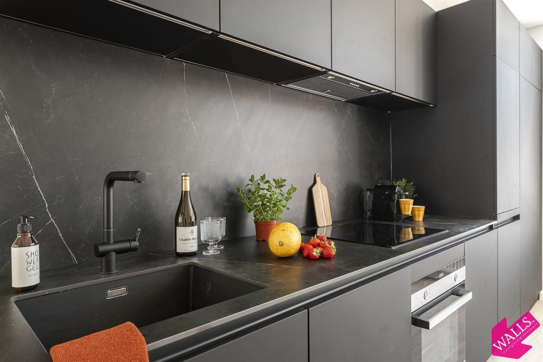 Luxueus gerenoveerd appartement op topligging foto 5