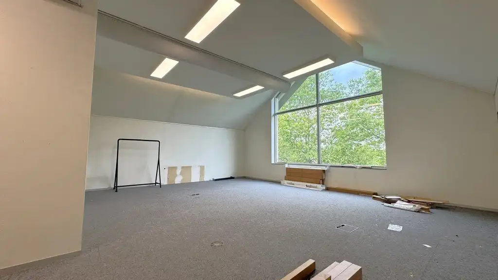 Instapklaar kantoor te huur op zichtlocatie langs N70 in Lochristi foto 14