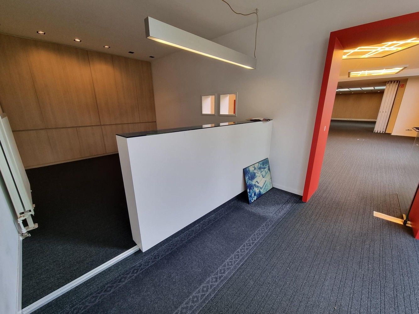 Kantoorgebouw met magazijnruimte, bruto vloeropp 1770 m² op een perceel gelegen van 49a85ca. foto 17