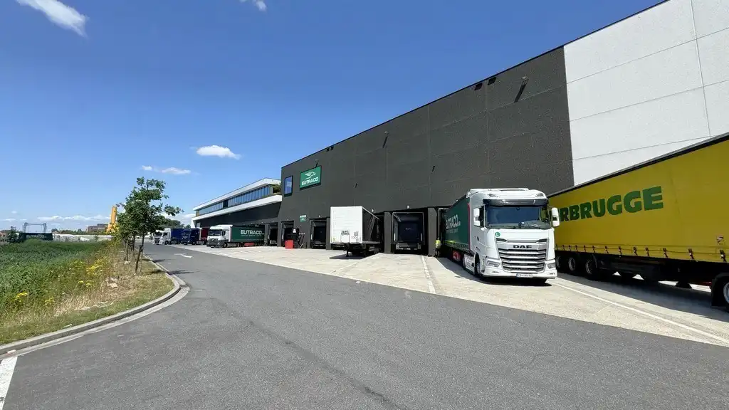 Recent logistiek magazijn te huur in IZ De Hulst Willebroek foto 2