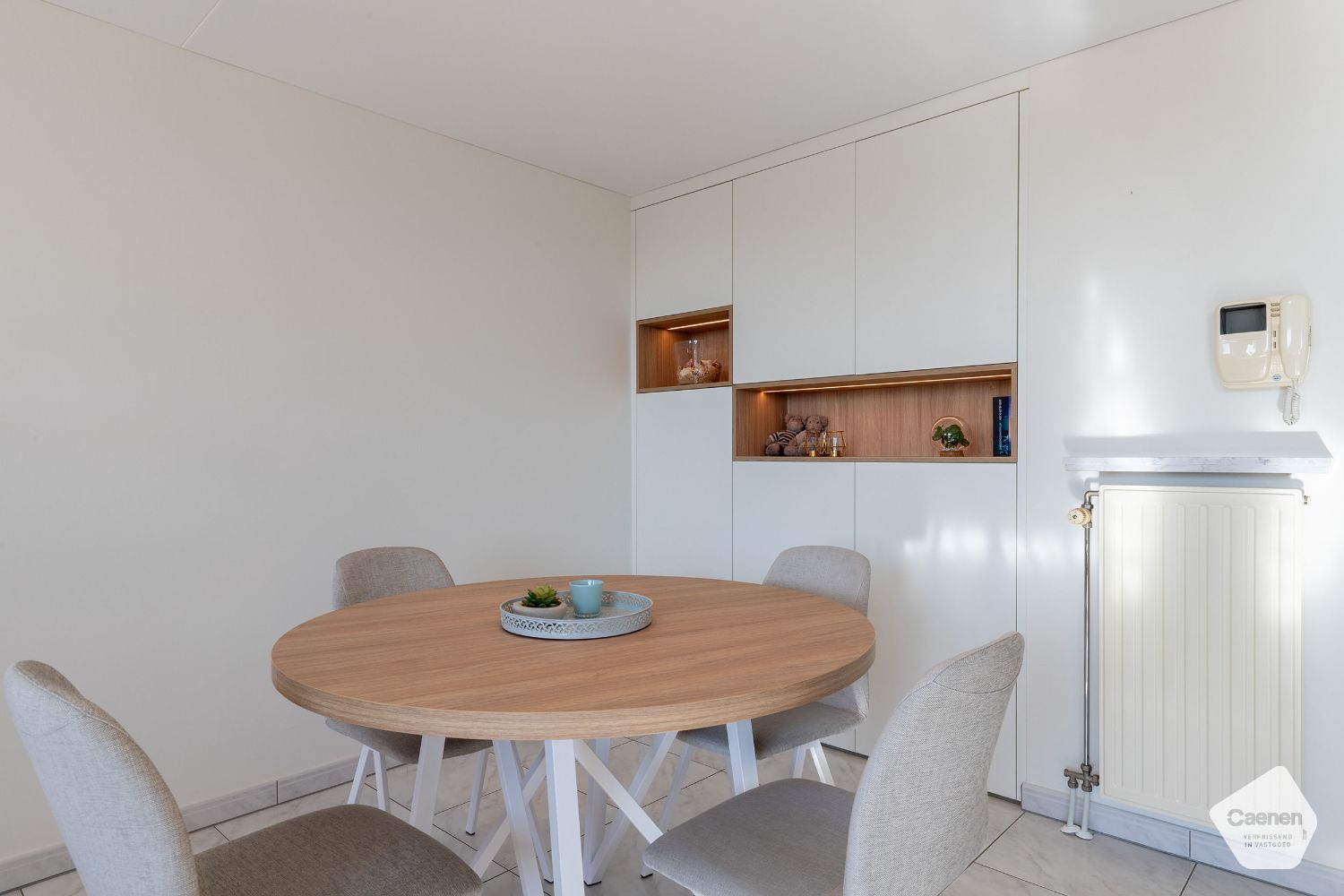 Prachtig gerenoveerd appartement met 2 slaapkamers en open zicht foto 6