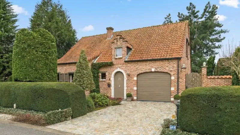 Hoofdfoto van de publicatie: Vernieuwd landhuis van 175m² op 4a79ca