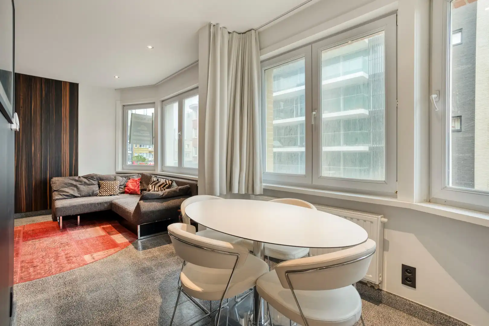 Gerenoveerd 1 slaapkamer appartement in een residentie in Art Deco-stijl met zijdelings zeezicht foto 7