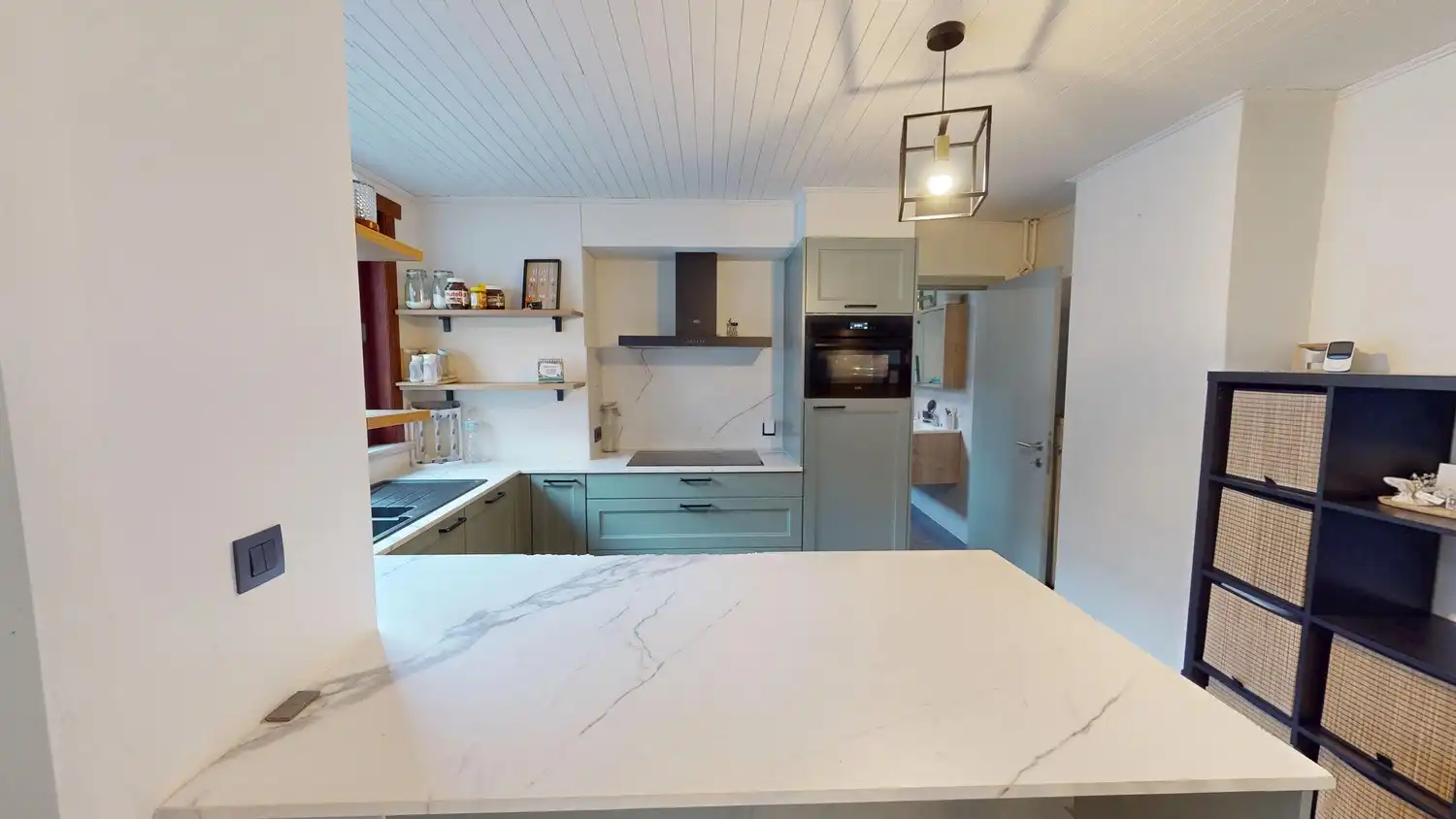 Gerenoveerde gezinswoning met 4 slaapkamers foto 5