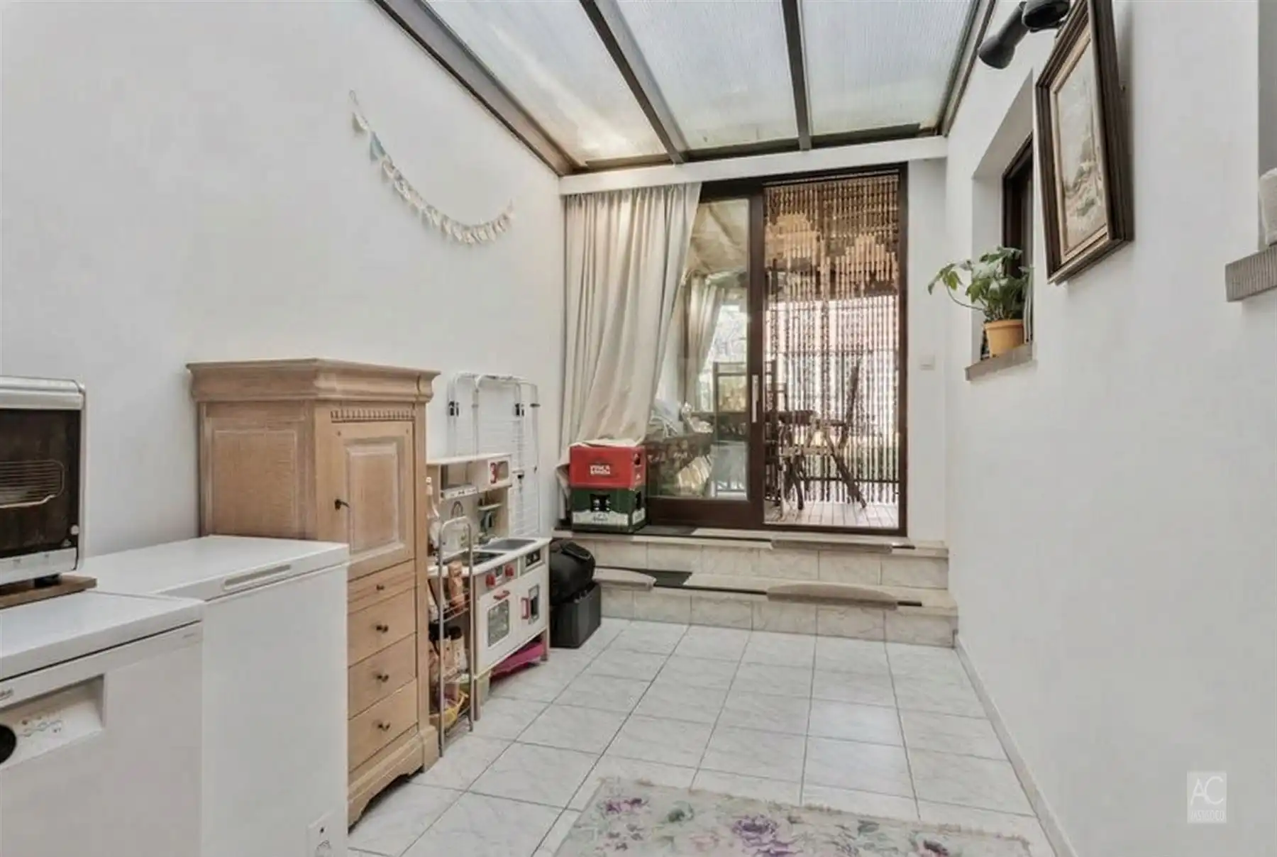 Eengezinswoning met 3 slaapkamers en tuin foto 8