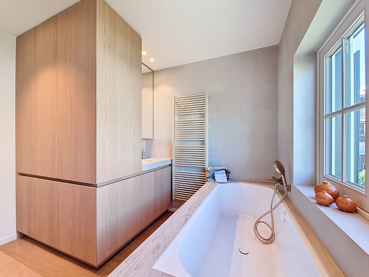 High-end gerenoveerde villa met energielabel A op 200 meter van het strand foto 12