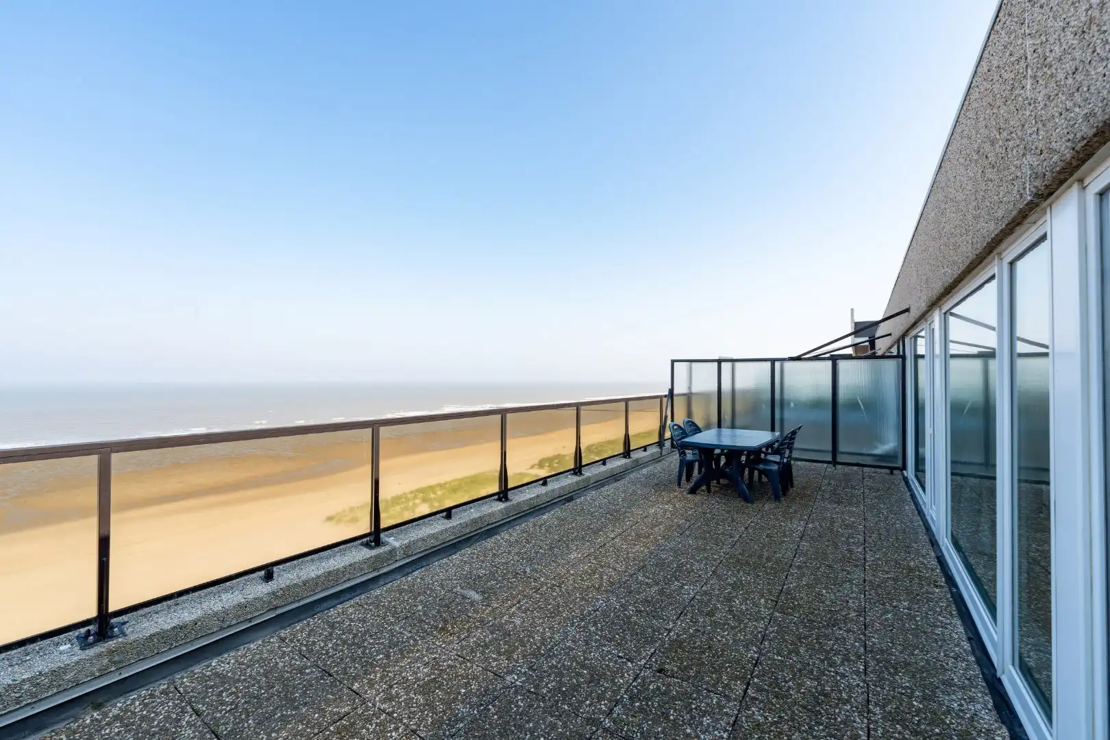 Penthouse met adembenemend zeezicht van maar liefst 10 meter breed en royale terrassen! foto 23