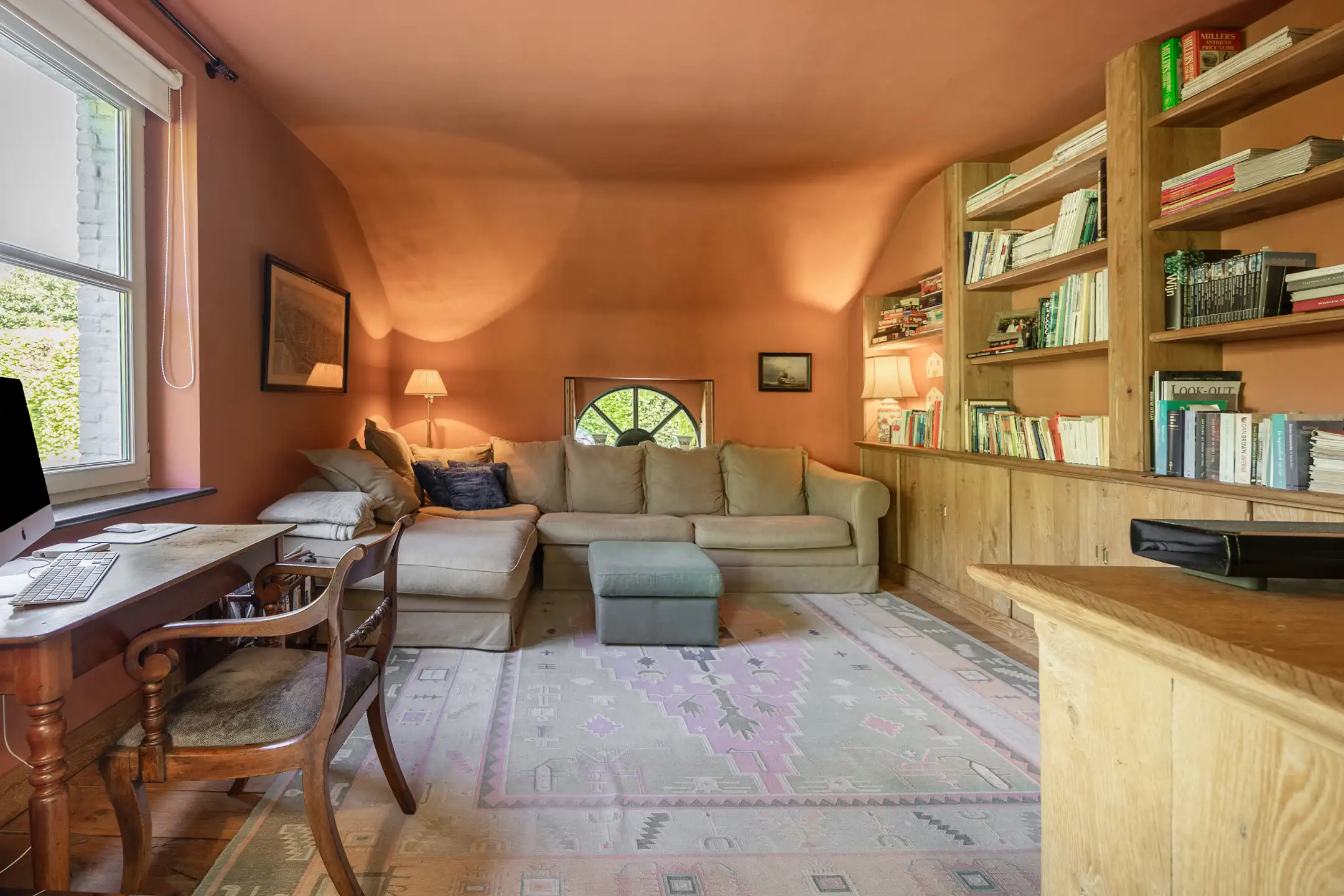 Unieke parel op royaal perceel (3.877 m²) met bouwgrond foto 8