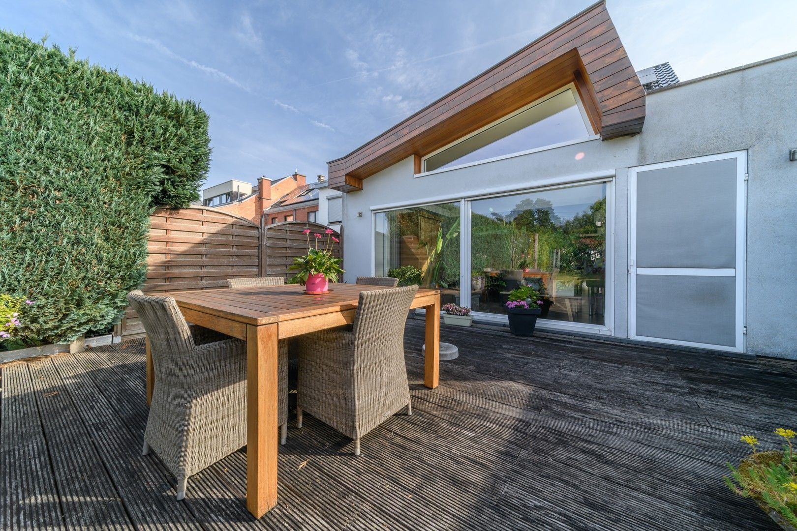 Instapklare gezinswoning met ruime tuin te Terjoden (Erembodegem) foto 11