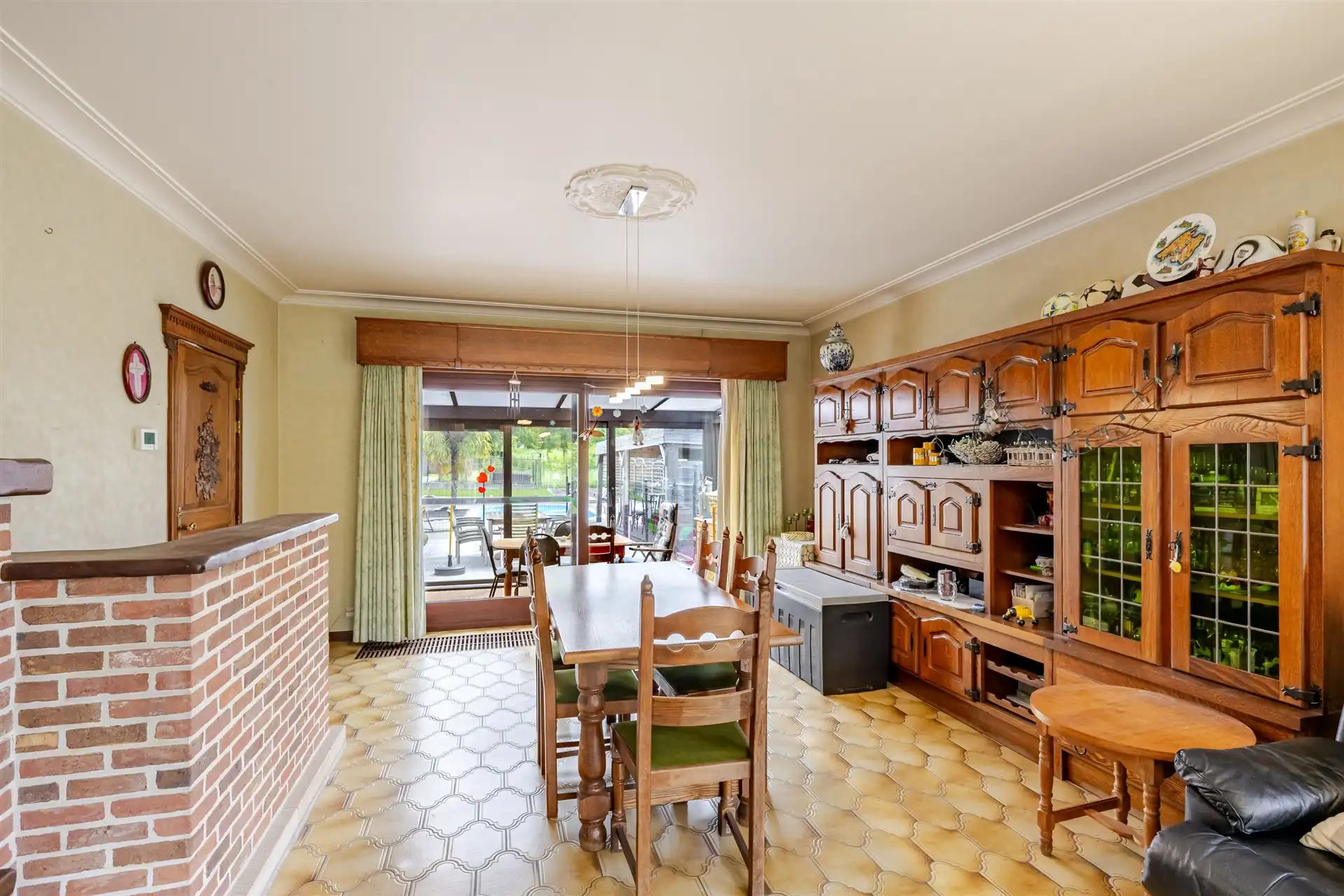 Charmante villa met zwembad op een mooi perceel van 942 m²  foto 6