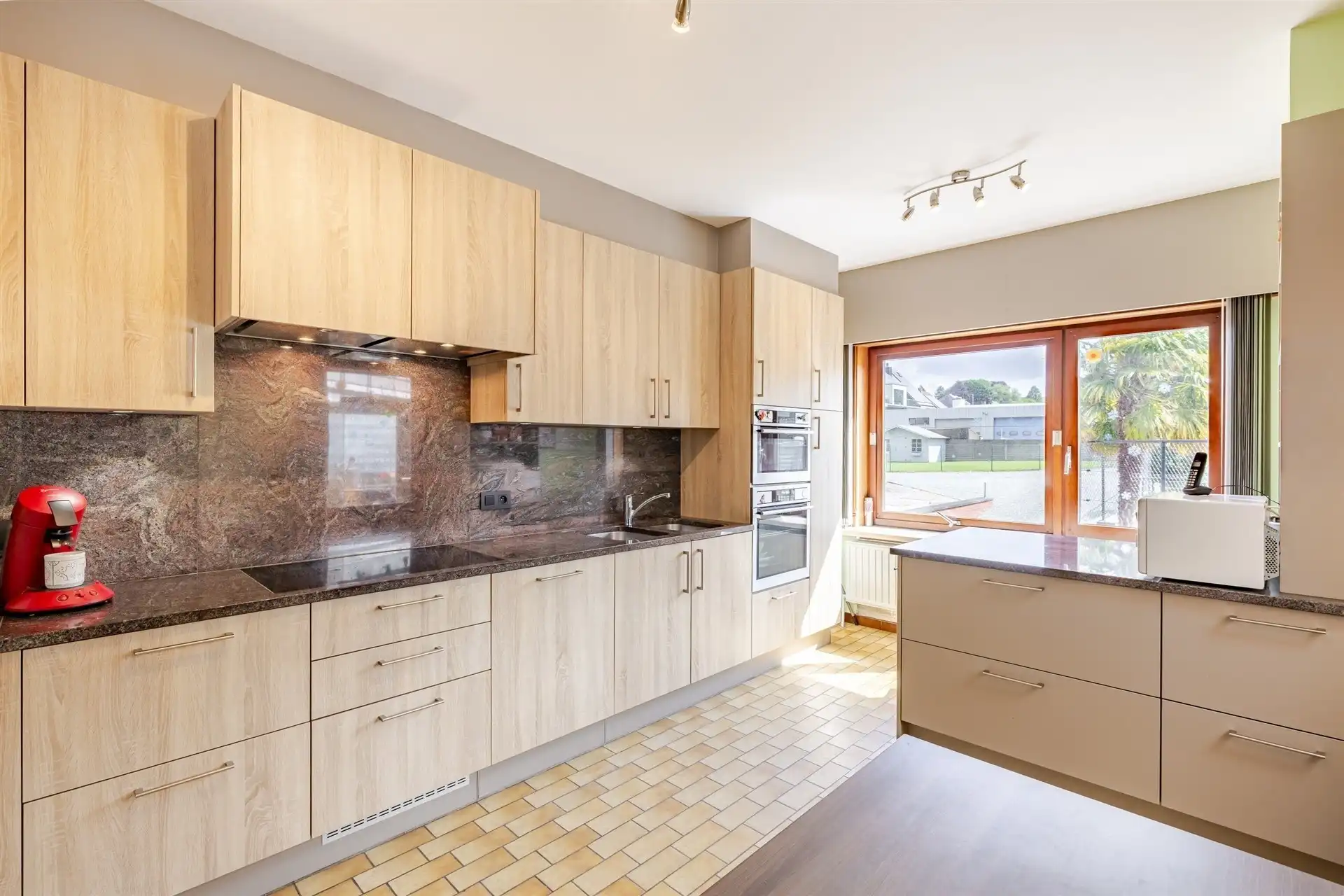 Charmante villa met zwembad op een mooi perceel van 942 m²  foto 6