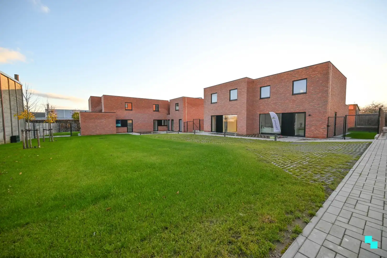 hoekappartement met aangenaam terras foto 25