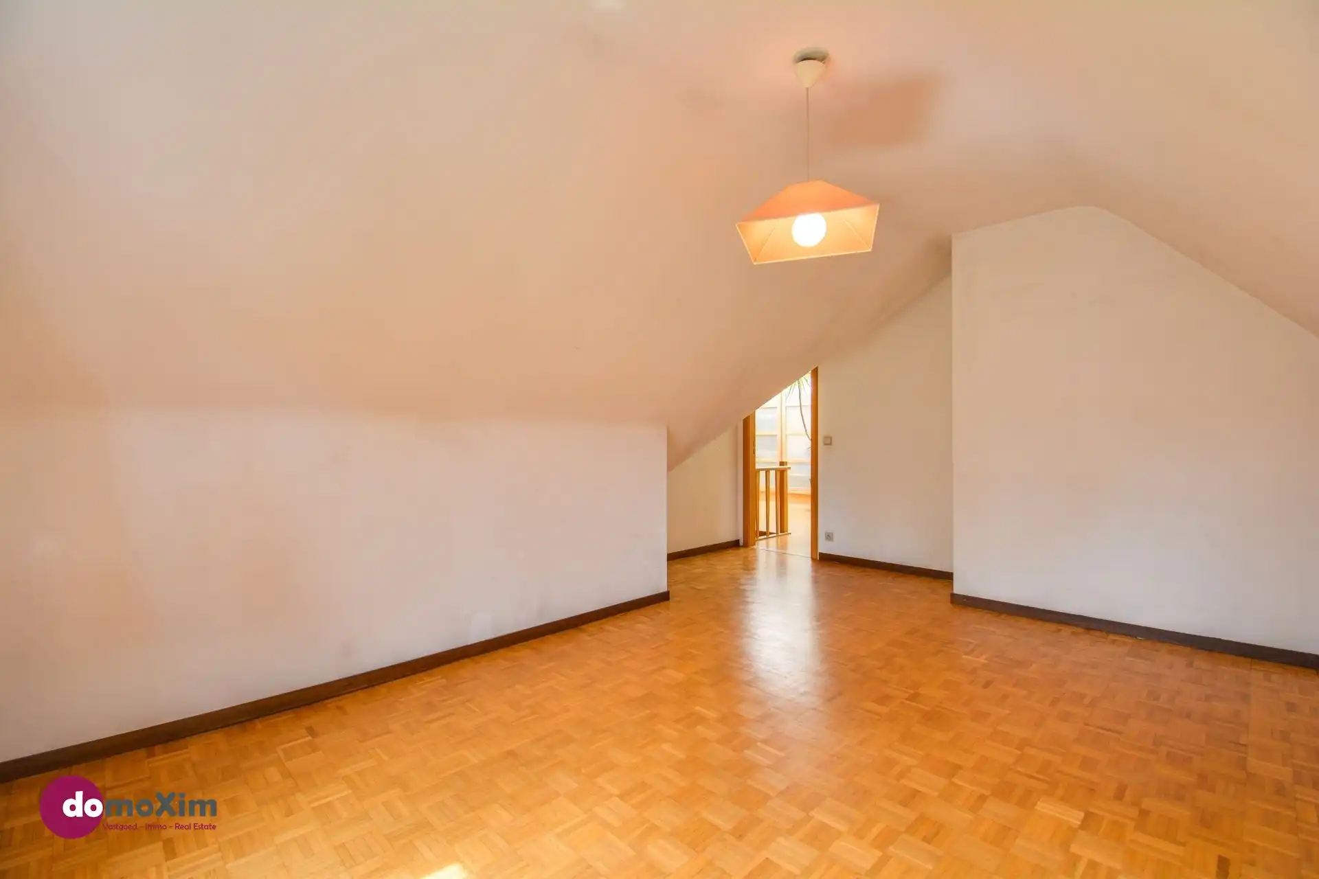 Achterin gelegen villa met tal van ruimte op een ruim perceel in Schiplaken foto 29