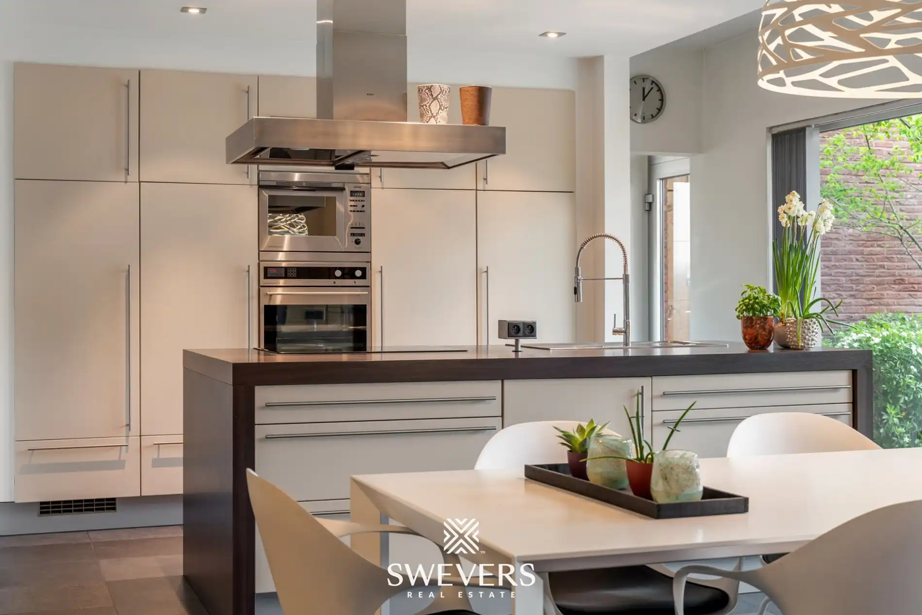 Werken, wonen en genieten in luxevilla met zwembad, poolhouse en magazijn in Koersel foto 10