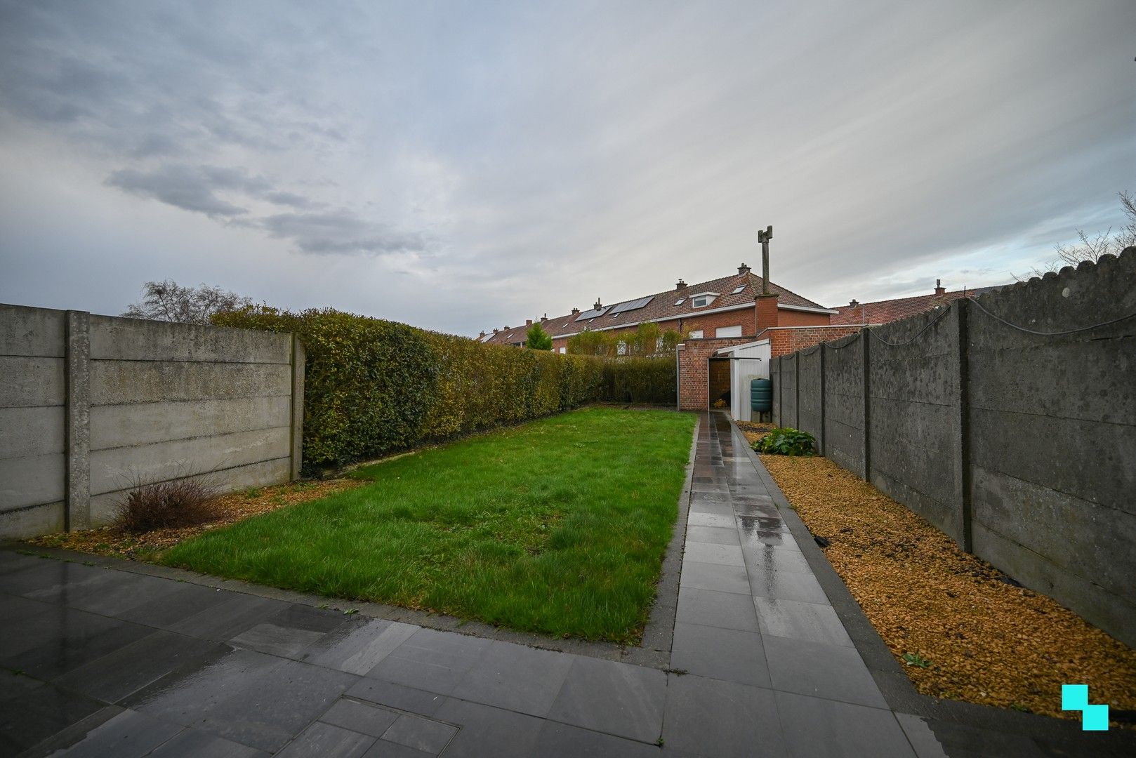Rustig gelegen ééngezinswoning nabij centrum Izegem met garagebox en uitweg foto 14