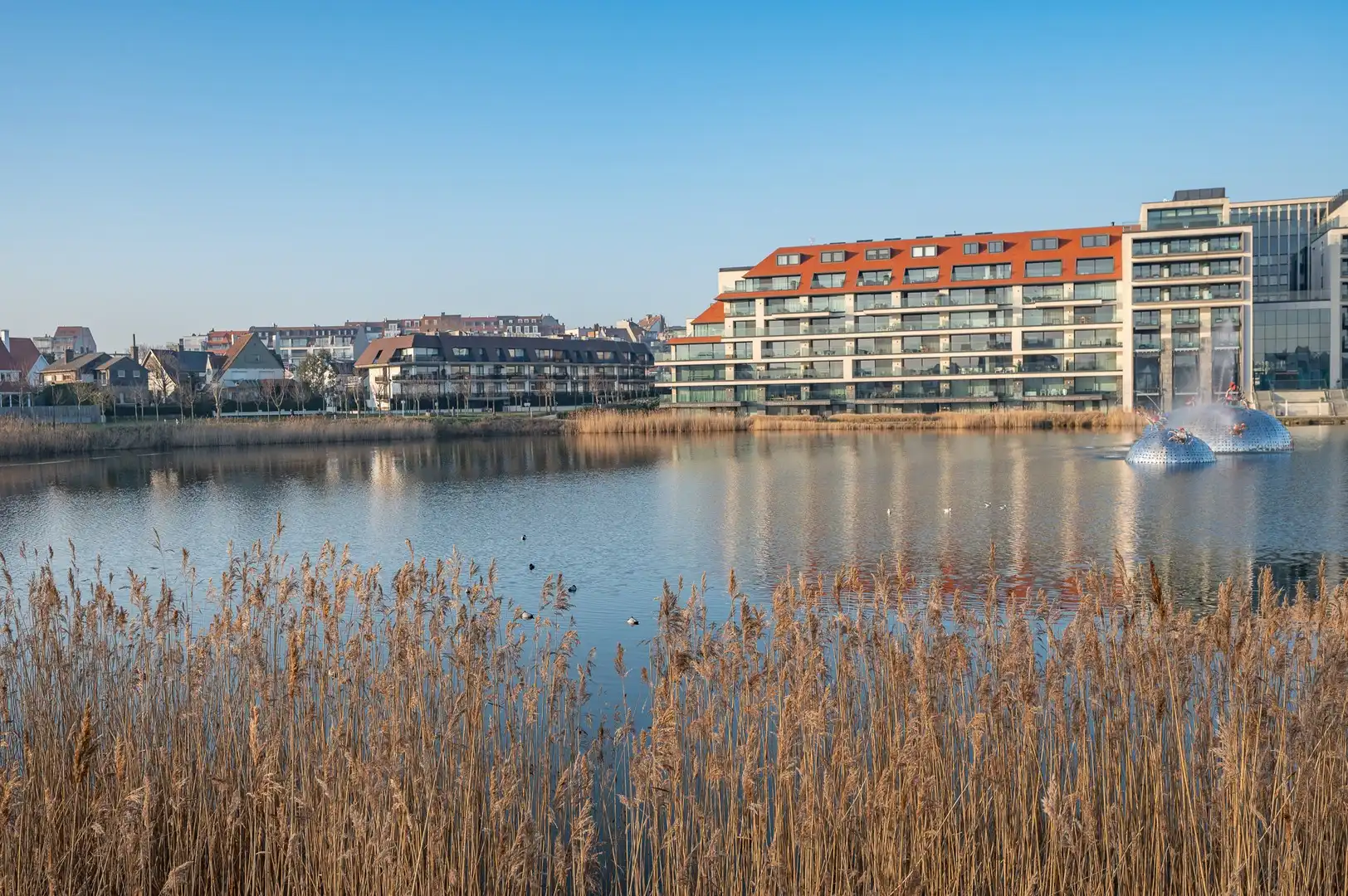 Ruim en zonnig appartement van 122 m² met open zicht op het Zegemeer. foto 7