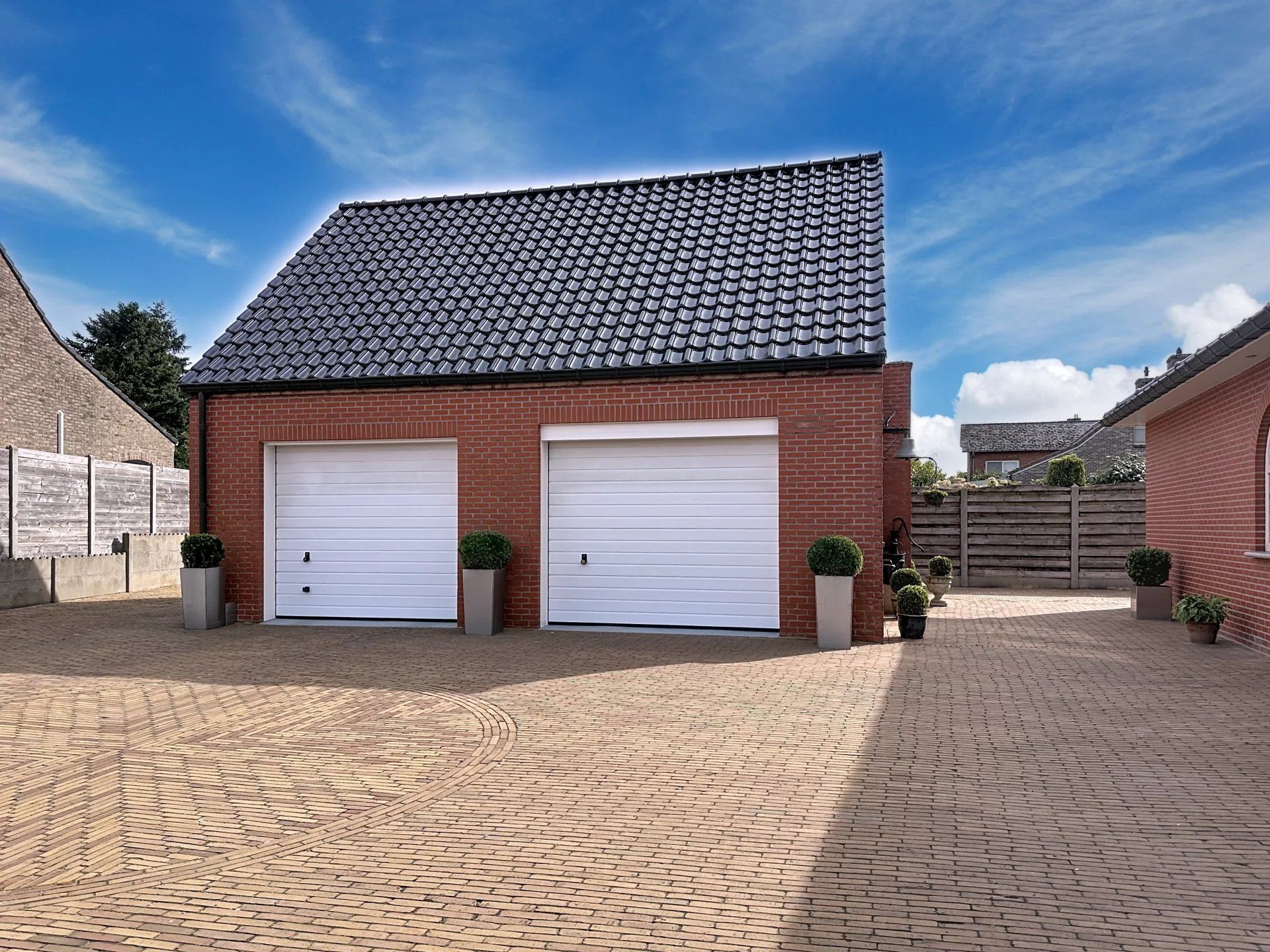 Mooie, vrijstaande woning gelegen op een perceelsgrootte van 9 are, met maar liefst 4 slaapkamers en een ruime dubbele garage. foto 47