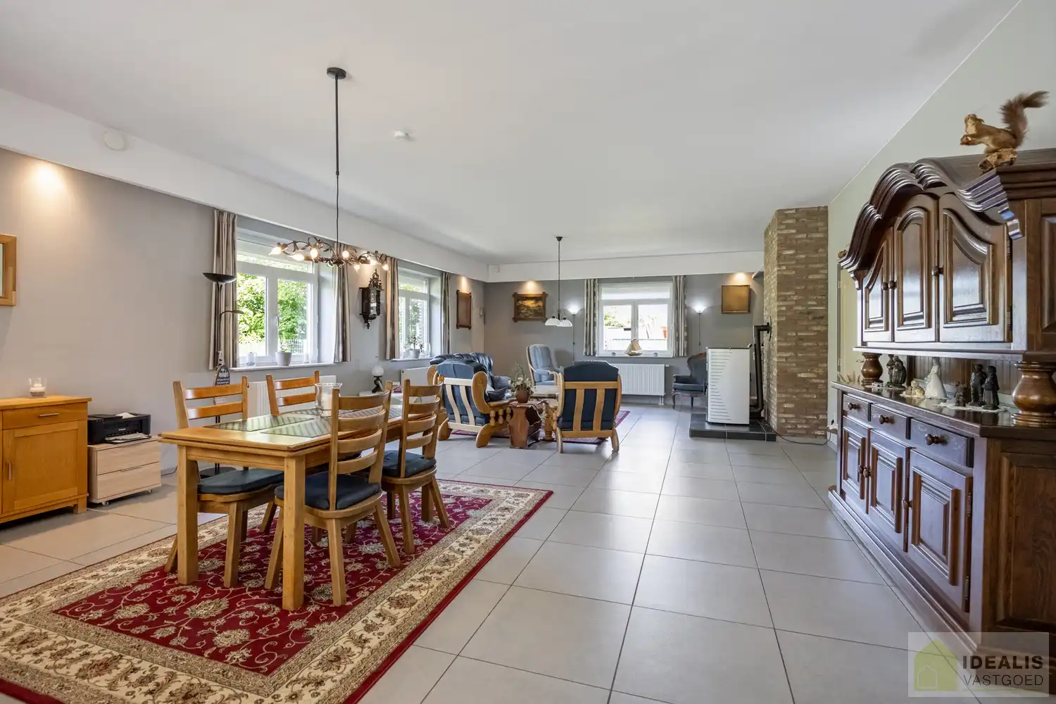 ZEER RUIM OPGEZETTE (481m²!) EN KNAP AFGEWERKTE EENGEZINSWONING OP RUSTIGE LOCATIE MET MAAR LIEFST 8!! SLAAPKAMERS foto 12