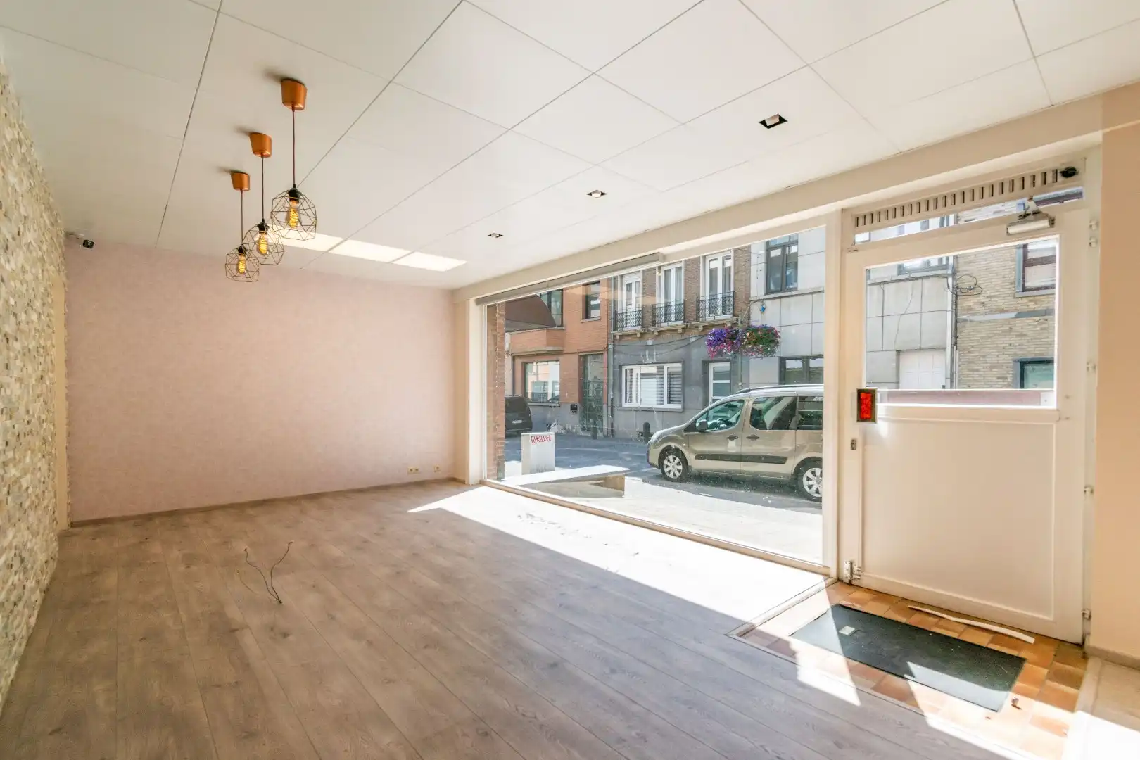 Kantoor te koop Ninoofsesteenweg 50 -/02 - 1500 Halle