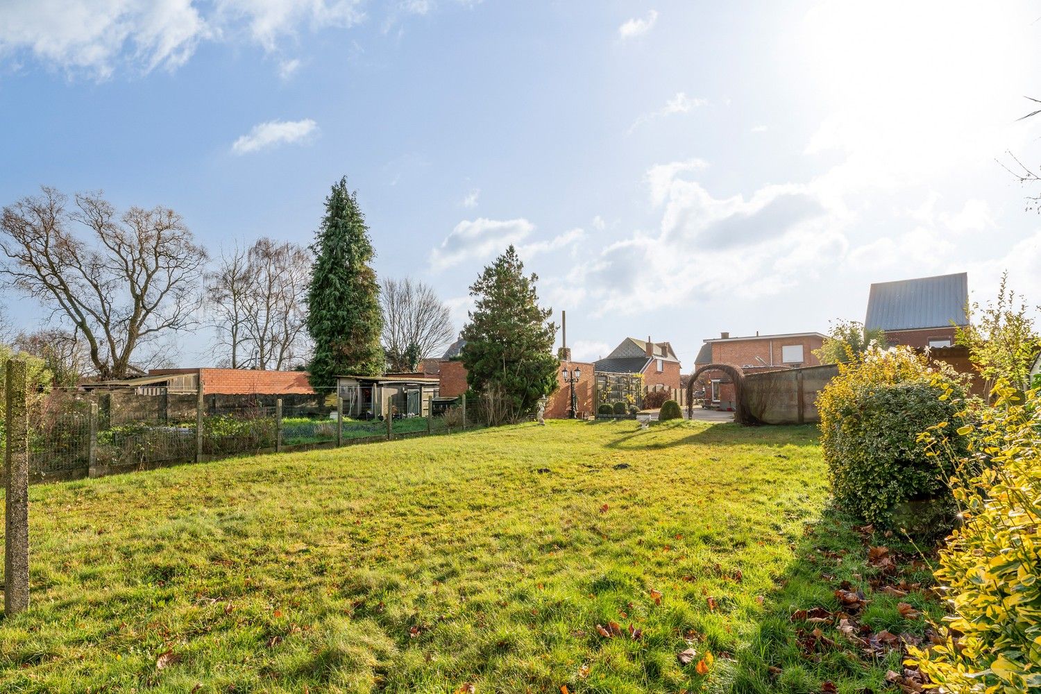 Goed onderhouden woning met tuin. foto 28